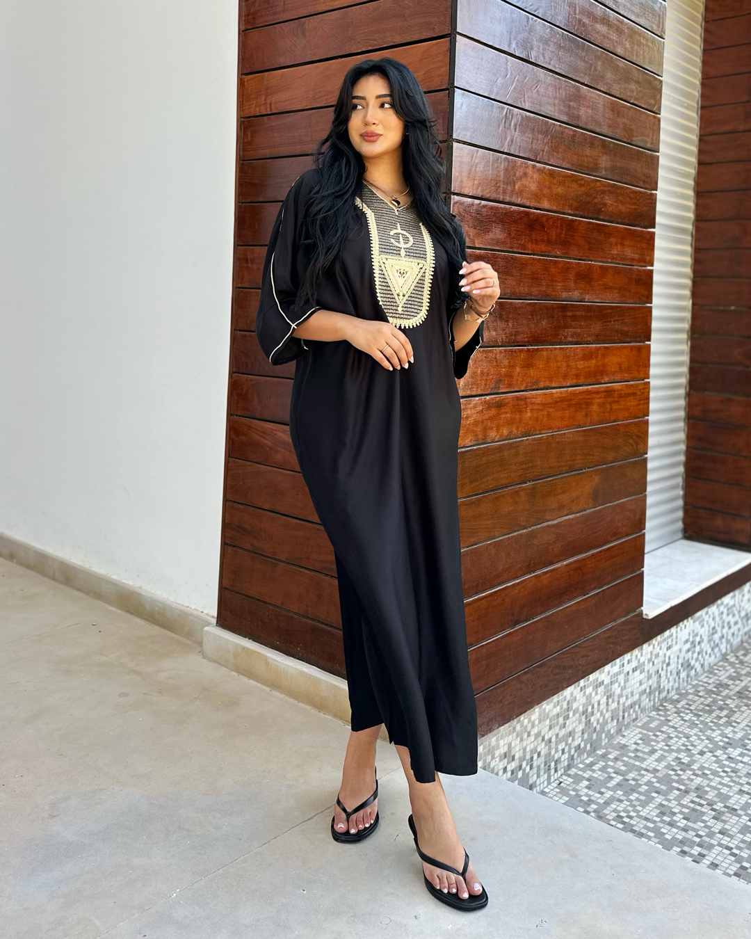 Gandoura – Tunique Noir Oversize au Motif Amazigh