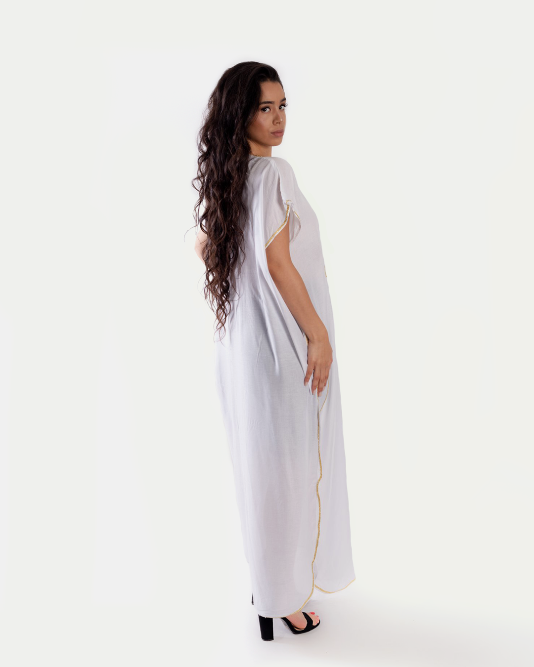 Gandoura – Robe Orientale Marocaine avec Broderie Dorée