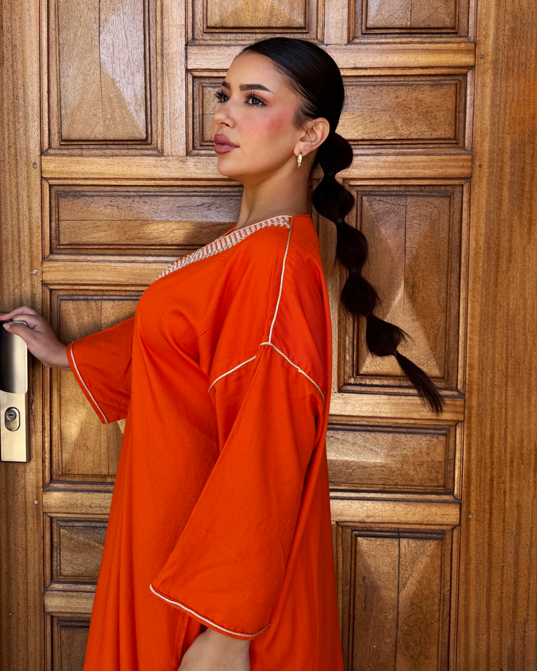Gandoura – Tunique Orange Oversize au Motif Amazigh