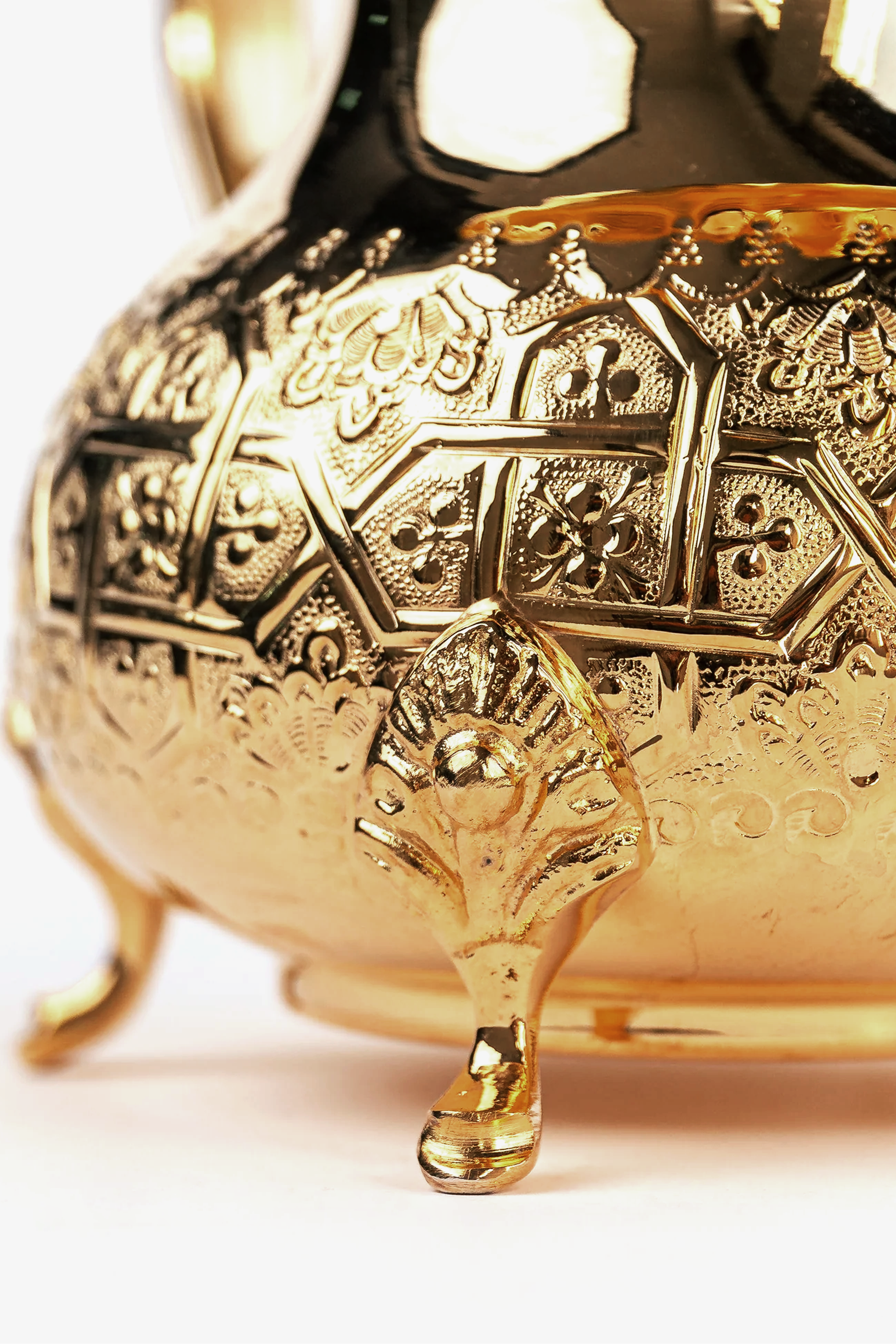 Moulay – Moroccan Legs Teapot with Traditional Engravings