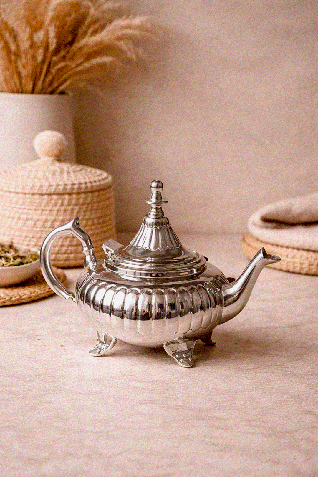 Aladdin – Moroccan Legs Teapot with Sculpted Finish