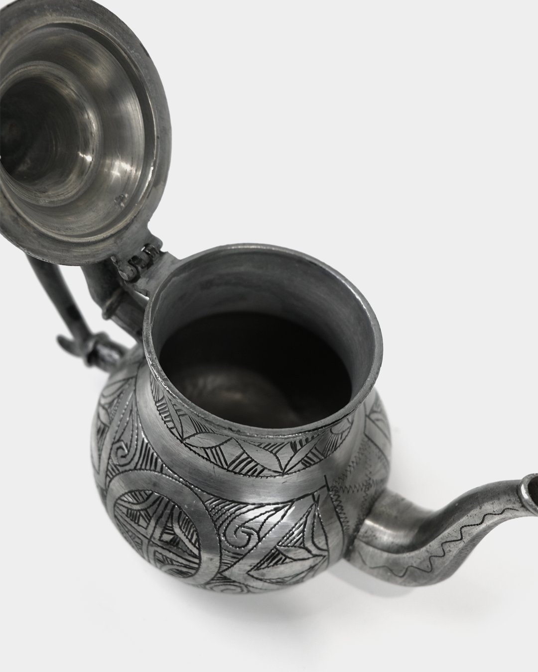Moroccan Sahara Teapot with Ethnic Engraving