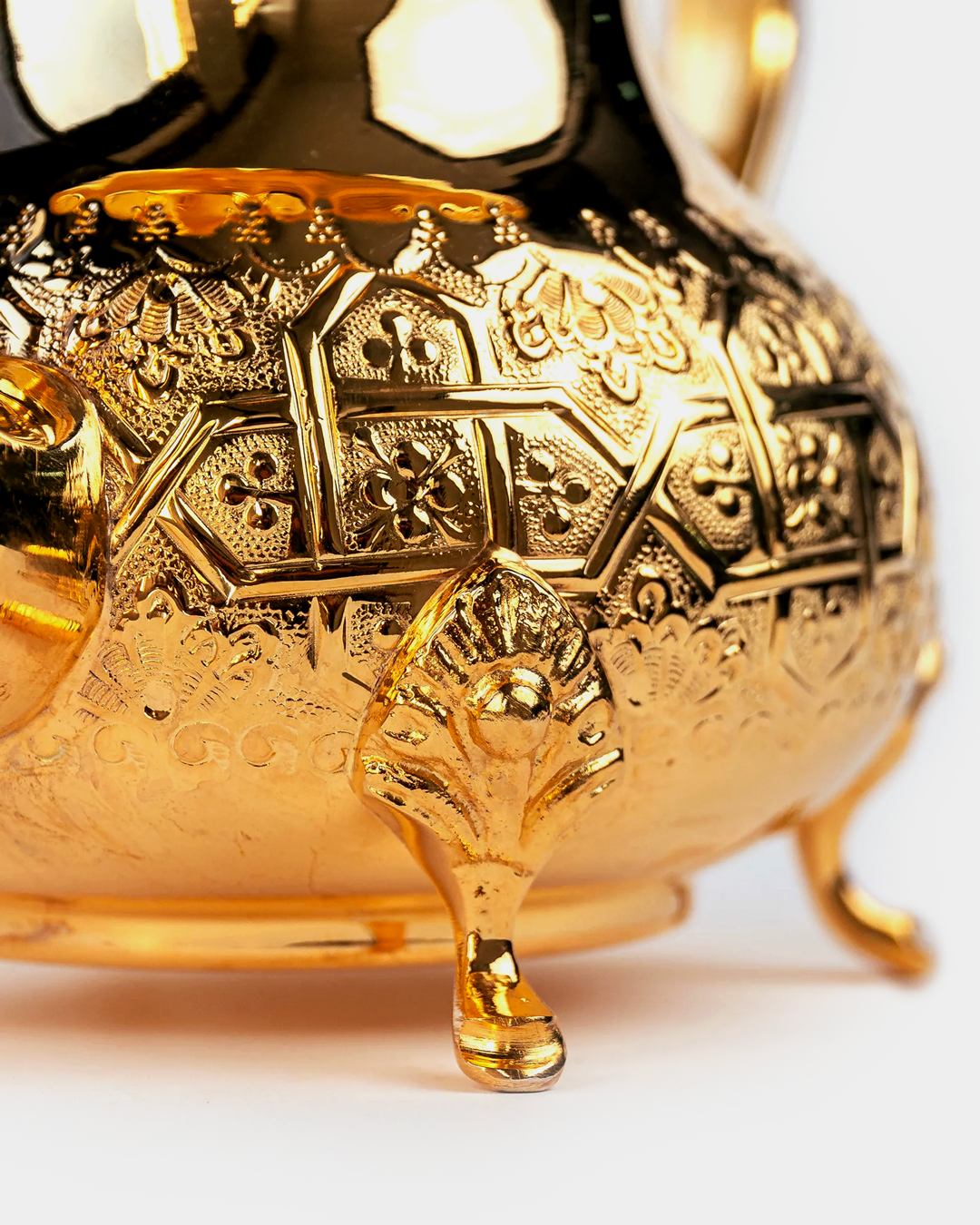 Moroccan Beldi Teapot with Legs in Gold