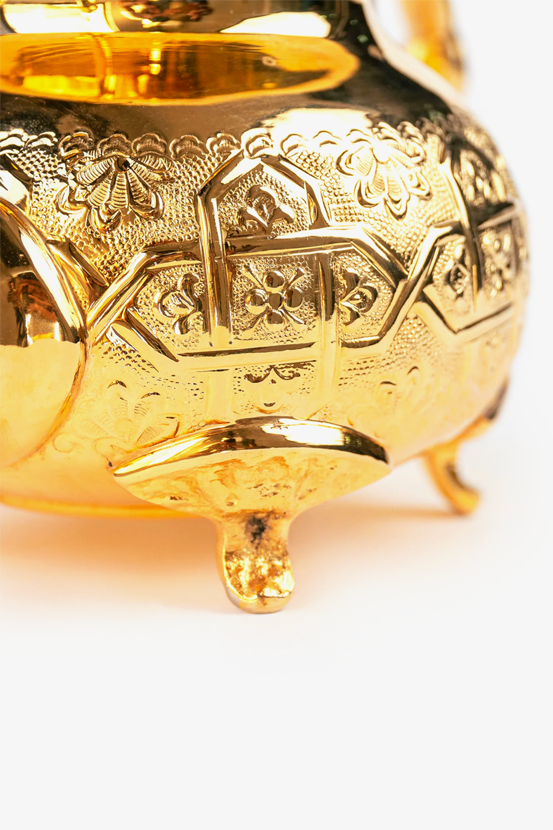Sakr – Moroccan Legs Teapot with Traditional Engravings