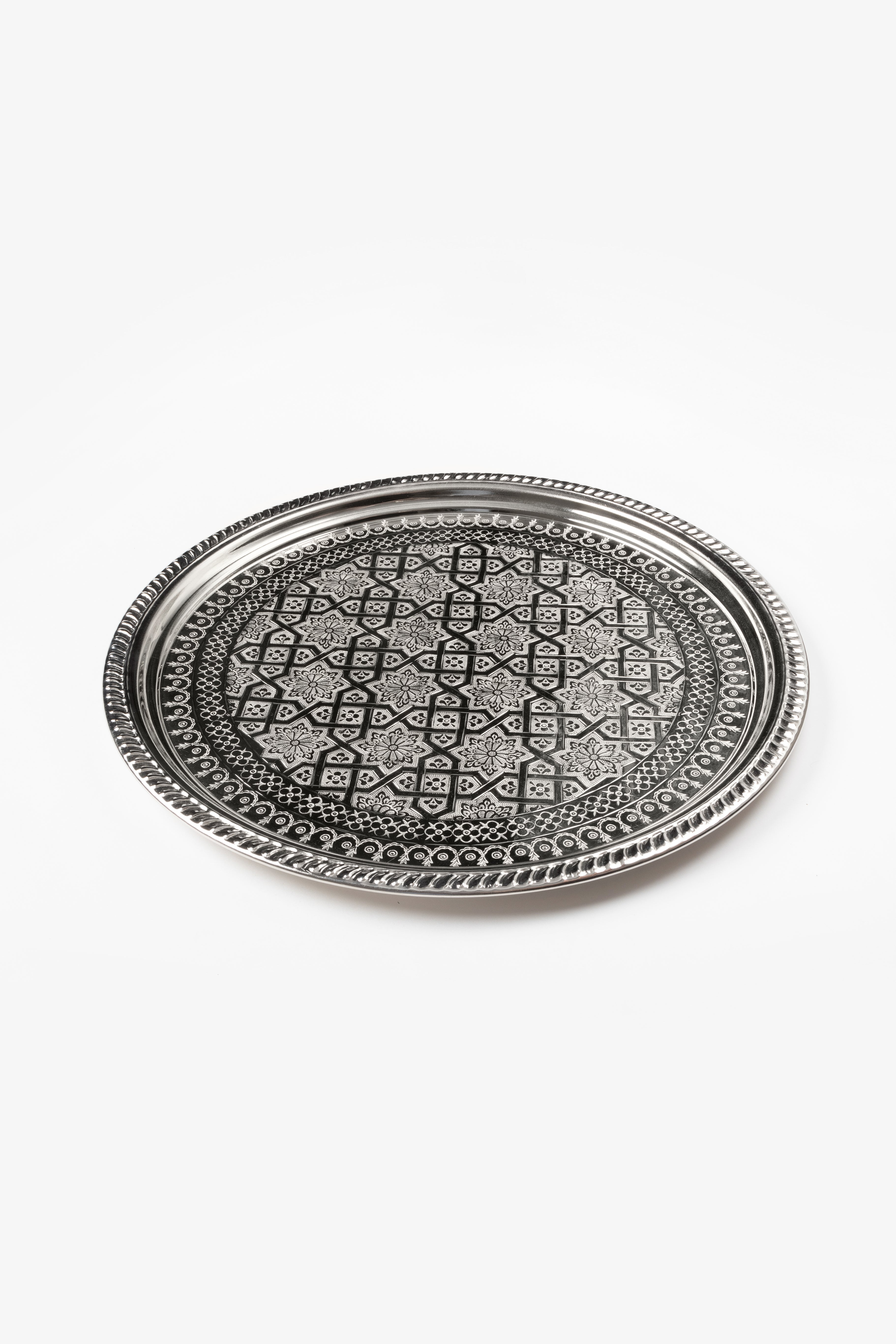 Safaa – Moroccan Tray with Traditional Engravings