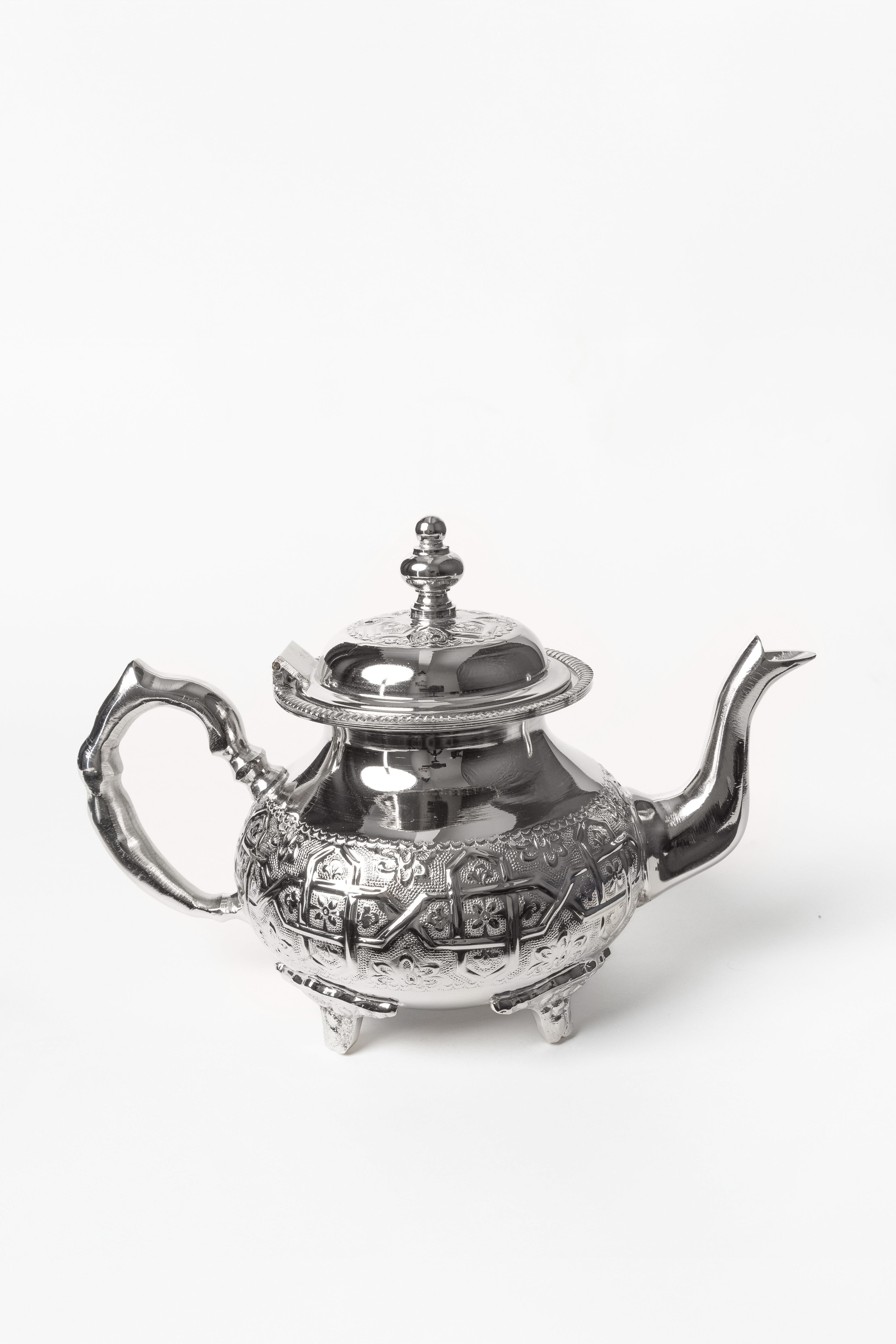 Faris – Moroccan Legs Teapot with Traditional Engravings