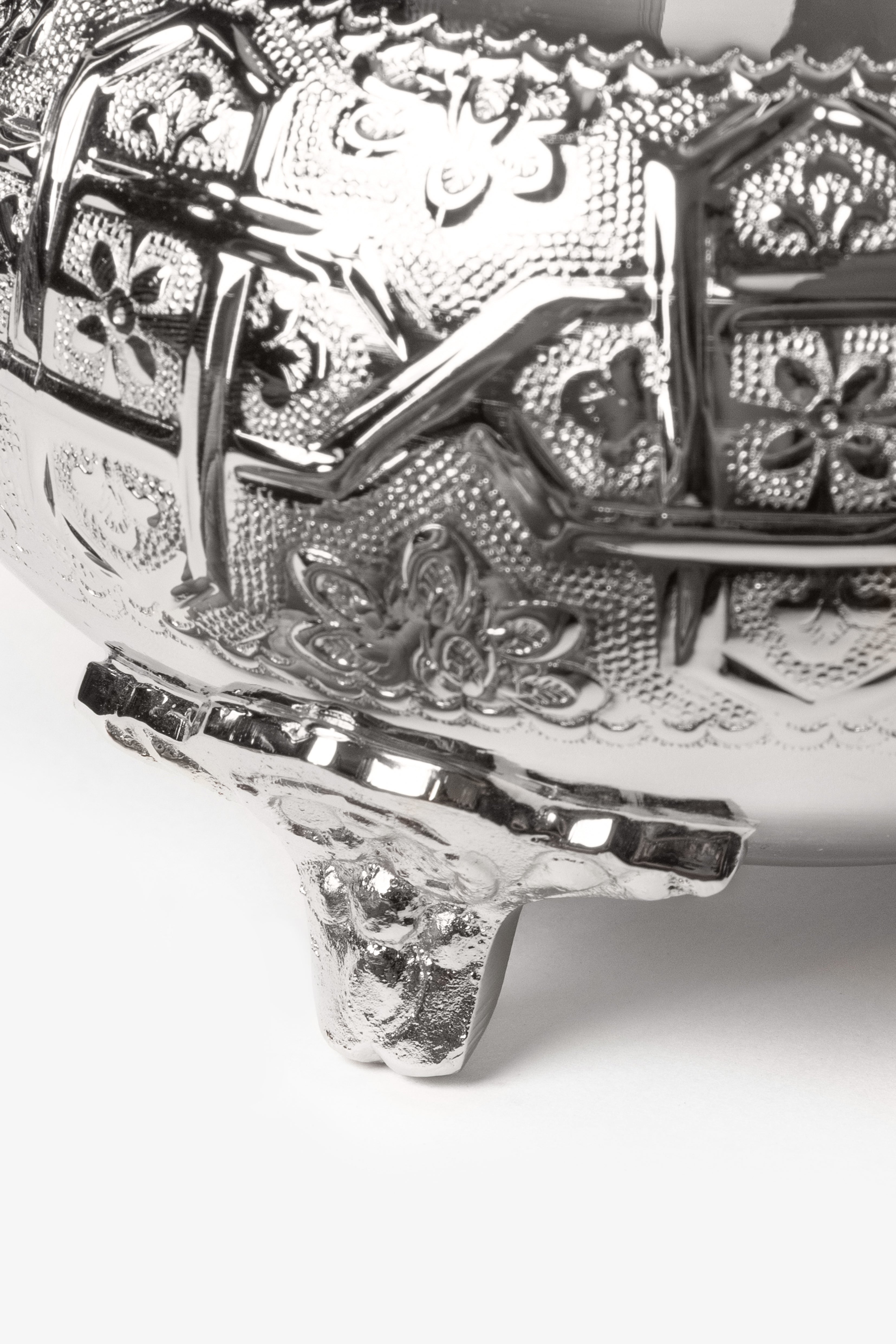Faris – Moroccan Legs Teapot with Traditional Engravings