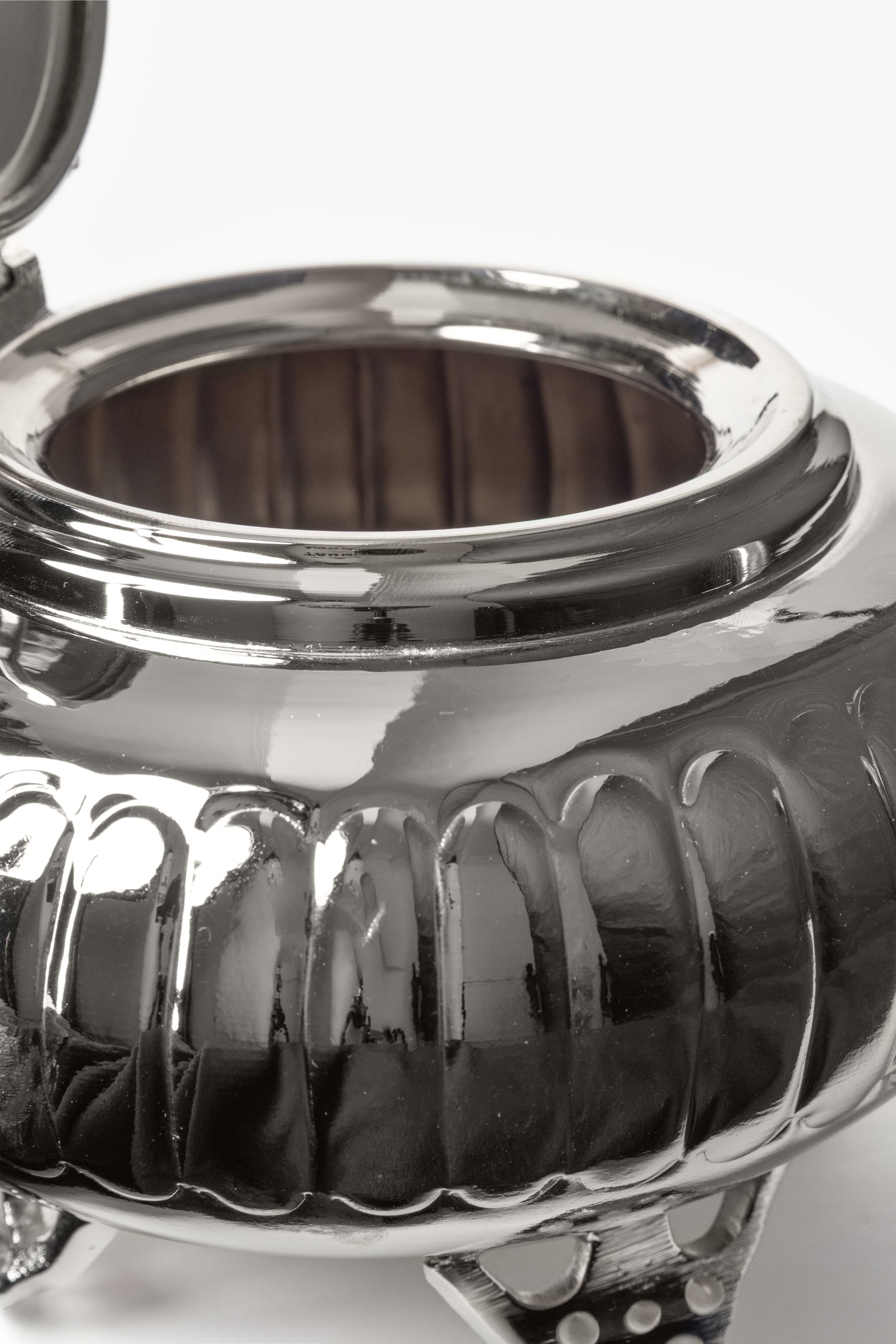 Aladdin – Moroccan Legs Teapot with Sculpted Finish