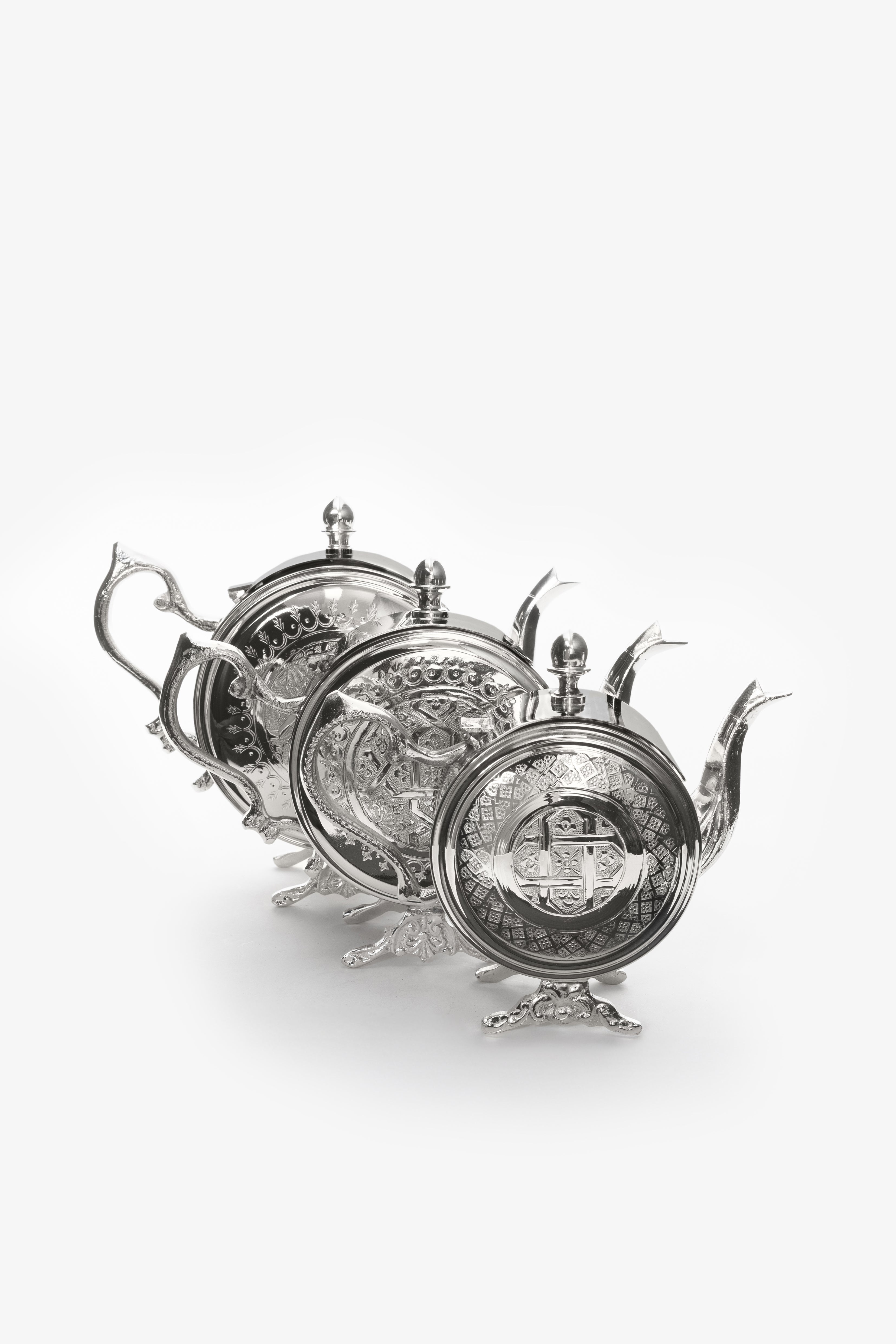 Fezza – Moroccan Legs Teapot with Traditional Sculpture