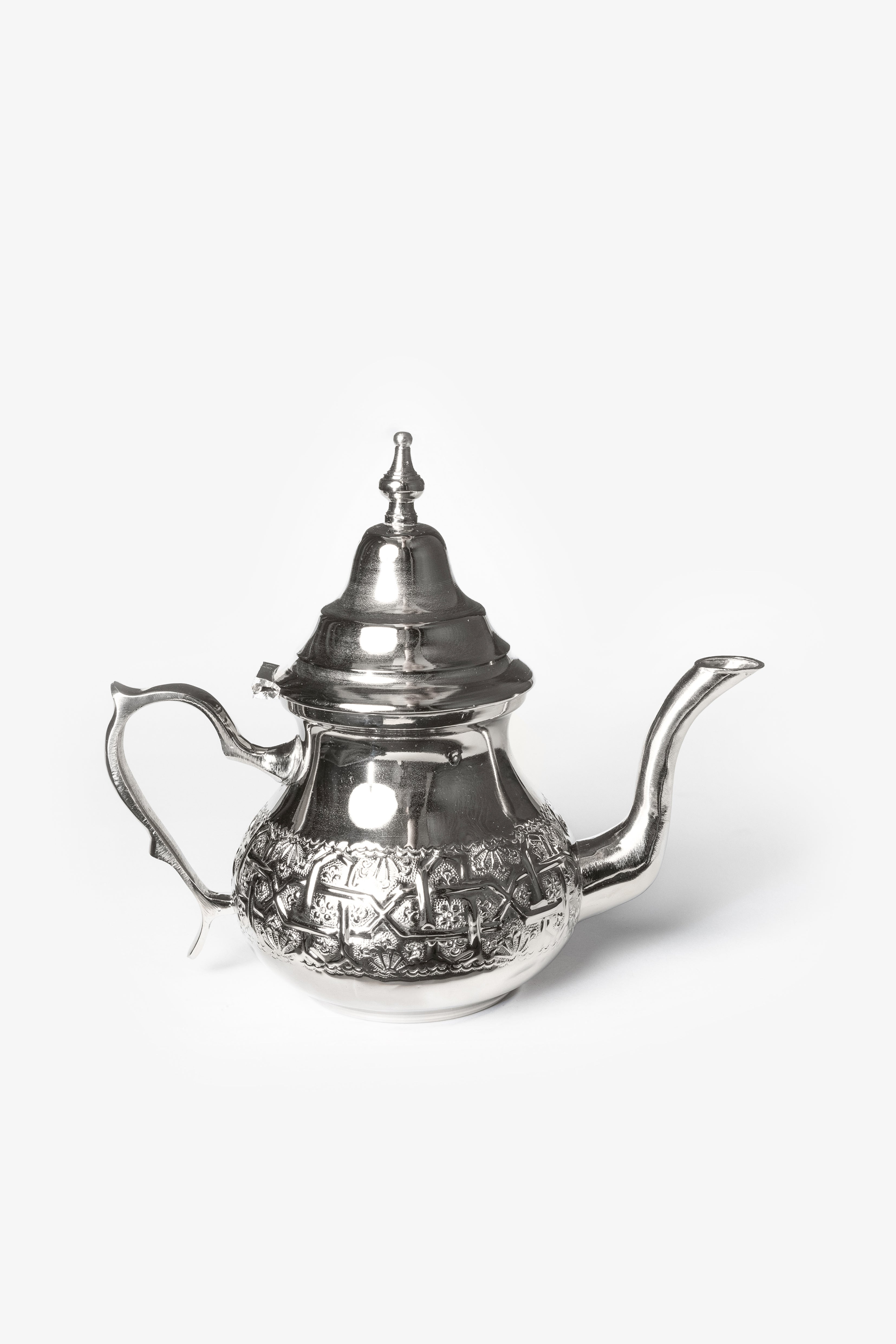 Moulay – Moroccan Teapot with Traditional Engravings