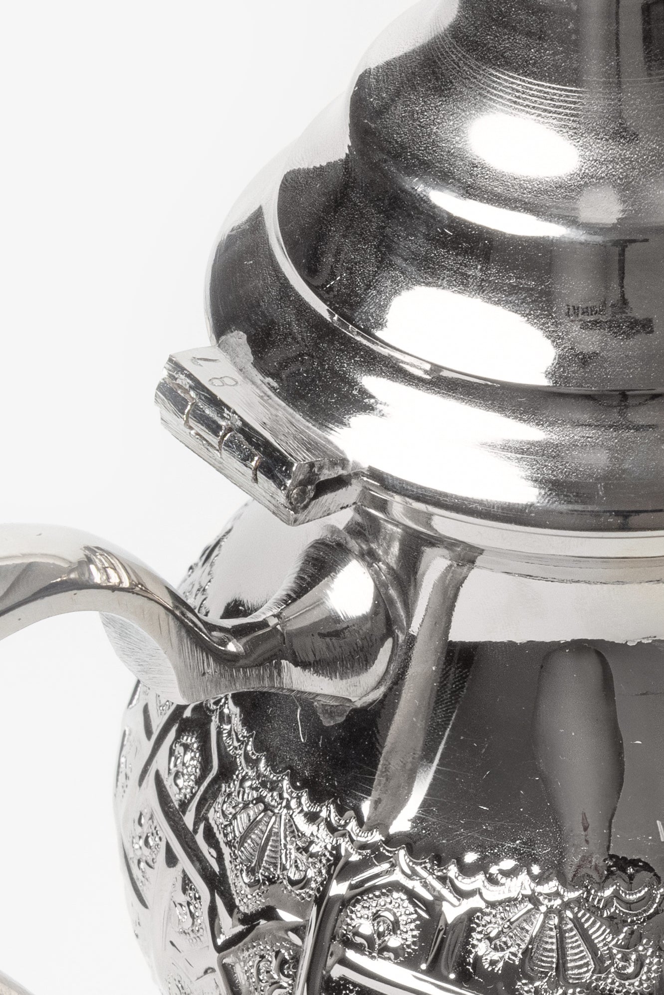 Moulay – Moroccan Teapot with Traditional Engravings