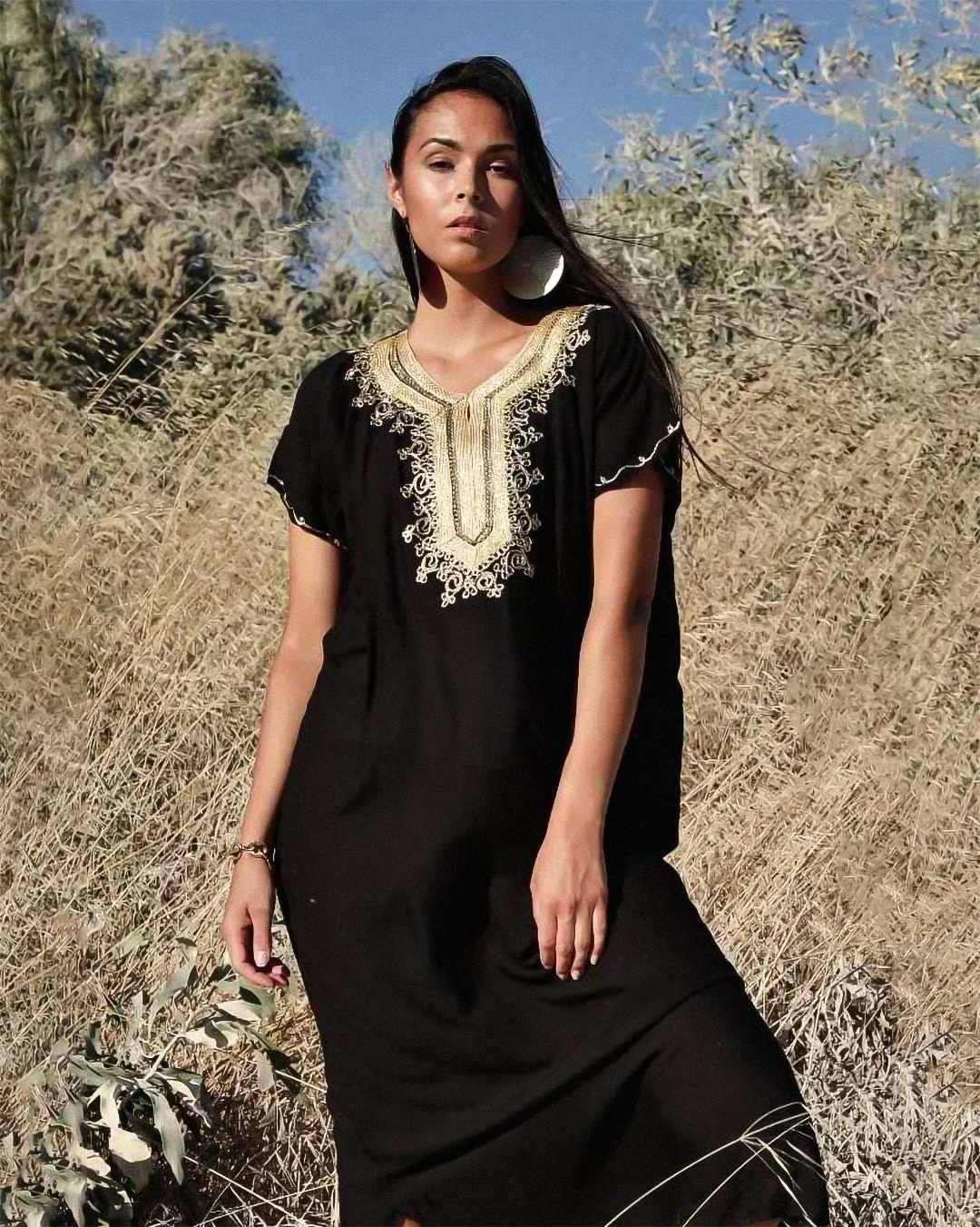 Gandoura – Kaftan Noir Décontracté avec Broderies Dorées