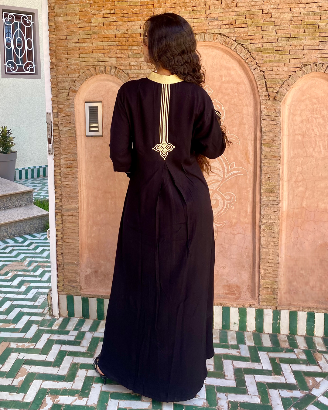 Kaftan – Robe Tunique Minimalist Brodée Or à Manches Longues