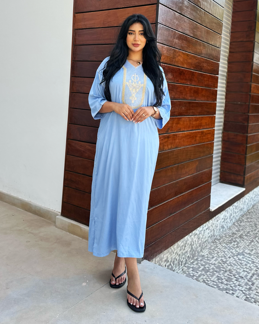 Gandoura – Tunique Bleu Ciel Oversize au Motif Amazigh