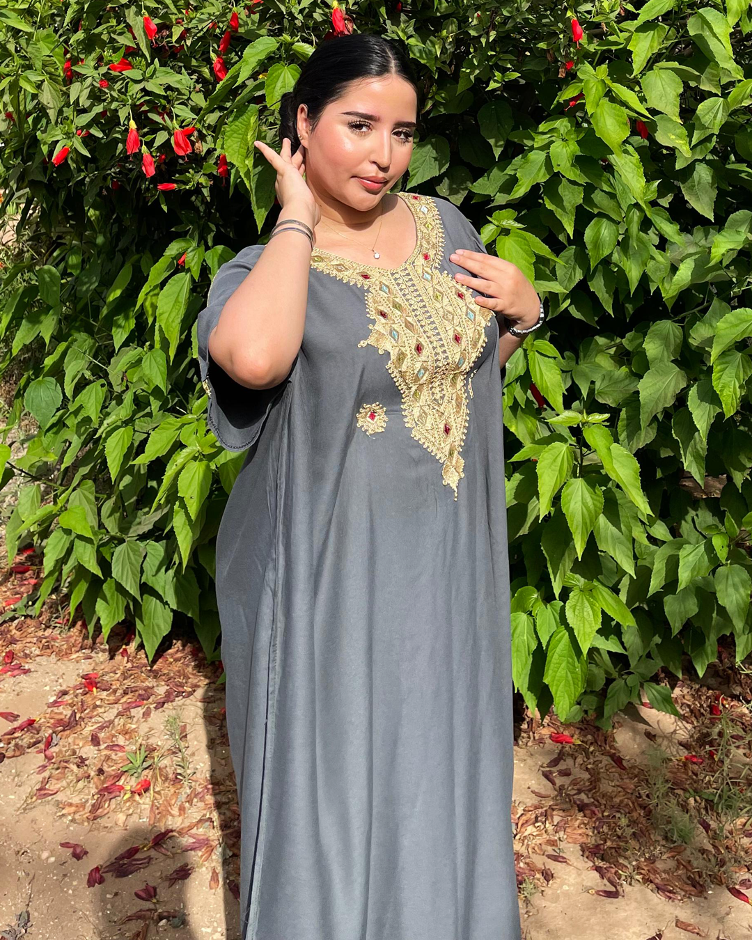 Gandoura – Robe Gris Oversize avec Broderie Amazigh
