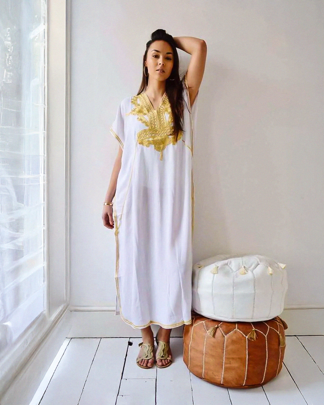 Gandoura – Kaftan Blanc Chic avec Broderie Dorée
