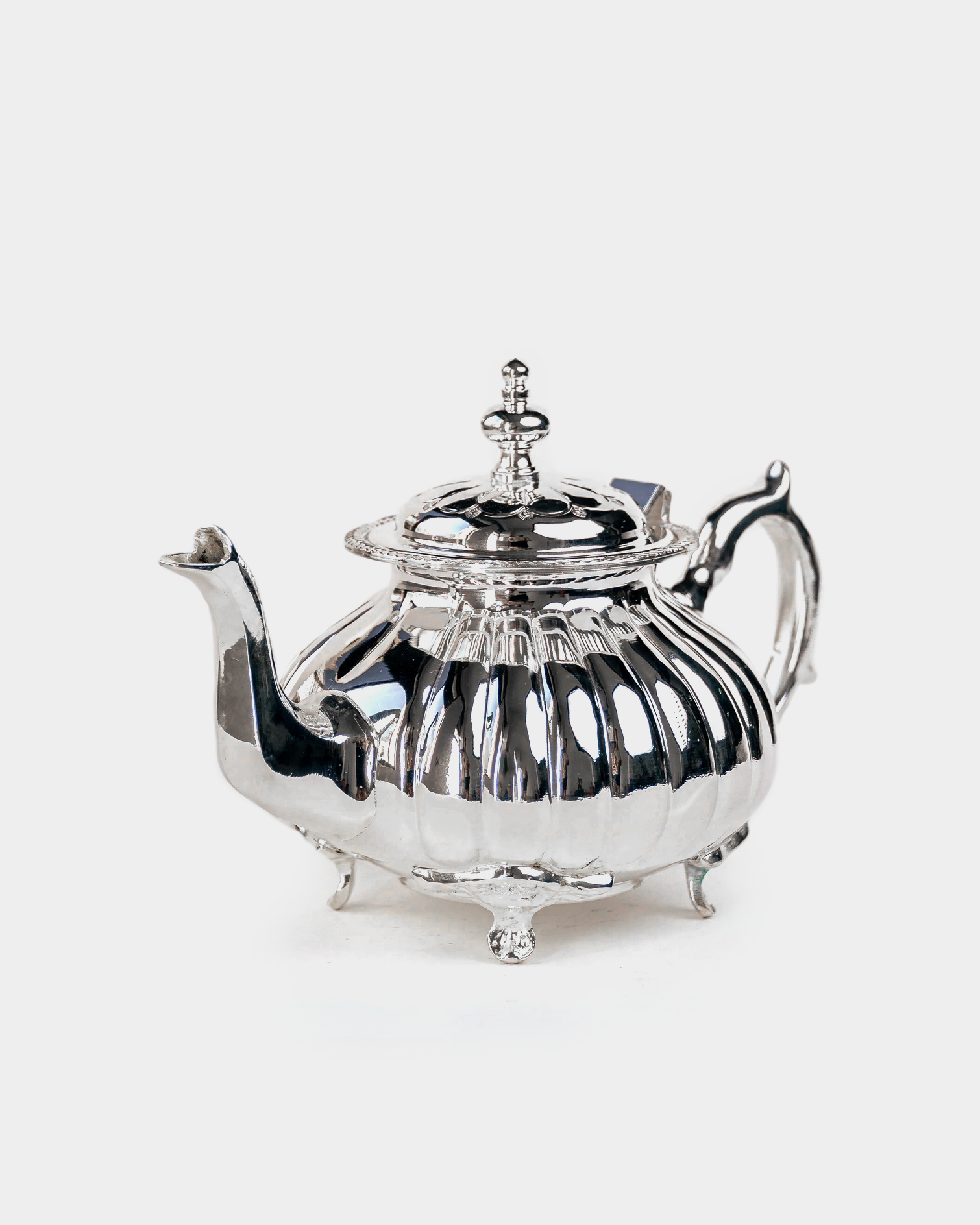 Moroccan Deluxe Teapots in Silver with Legs