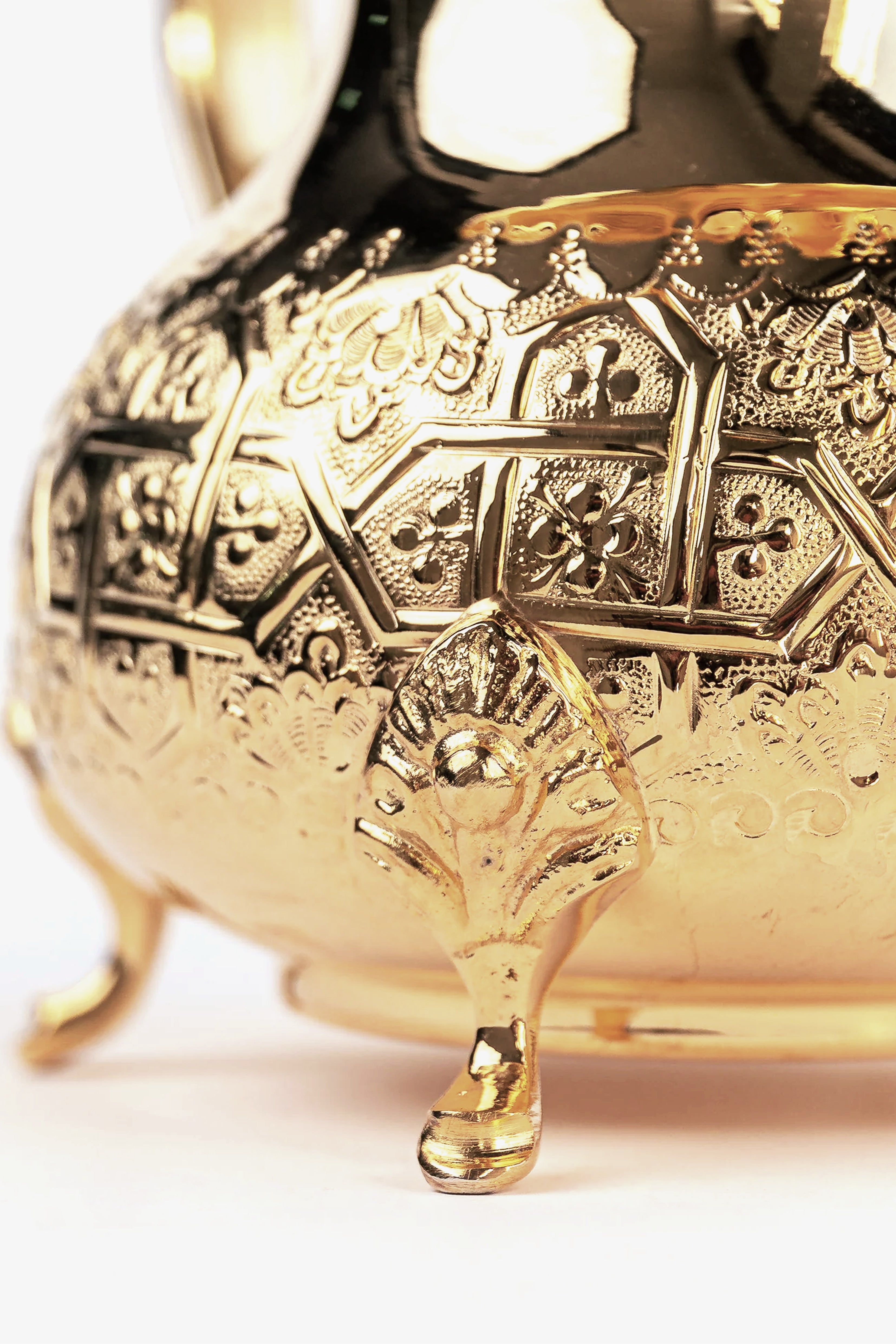 Moulay – Moroccan Legs Teapot with Traditional Engravings