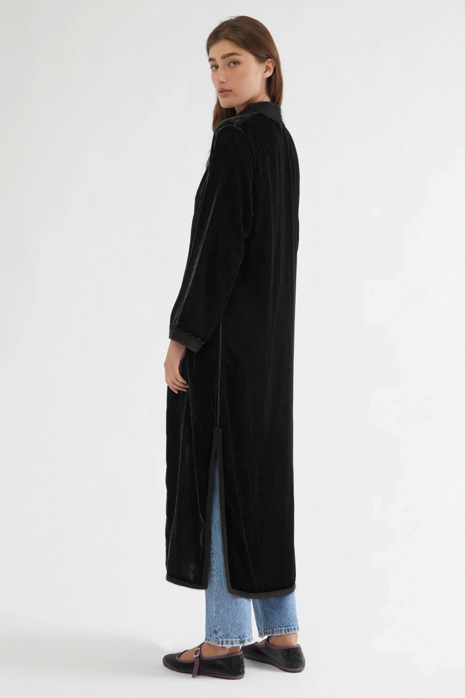 Velours – Manteau Bohème aux Broderies Noires