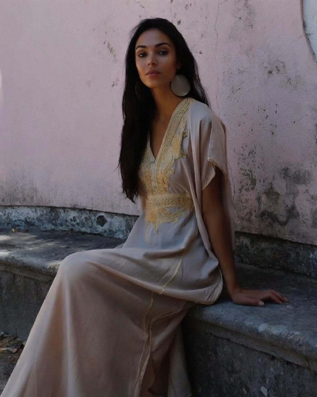 Beige Gandoura – Chic Moroccan Kaftan Dress with Golden Embroidery