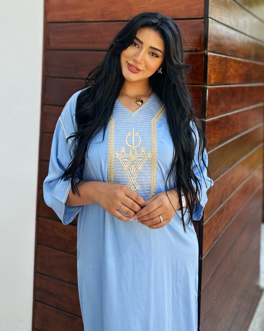 Gandoura – Tunique Bleu Ciel Oversize au Motif Amazigh