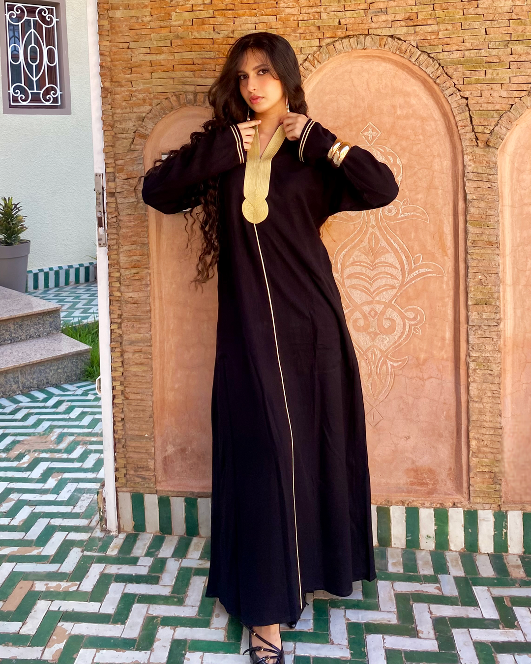 Kaftan – Robe Tunique Minimalist Brodée Or à Manches Longues