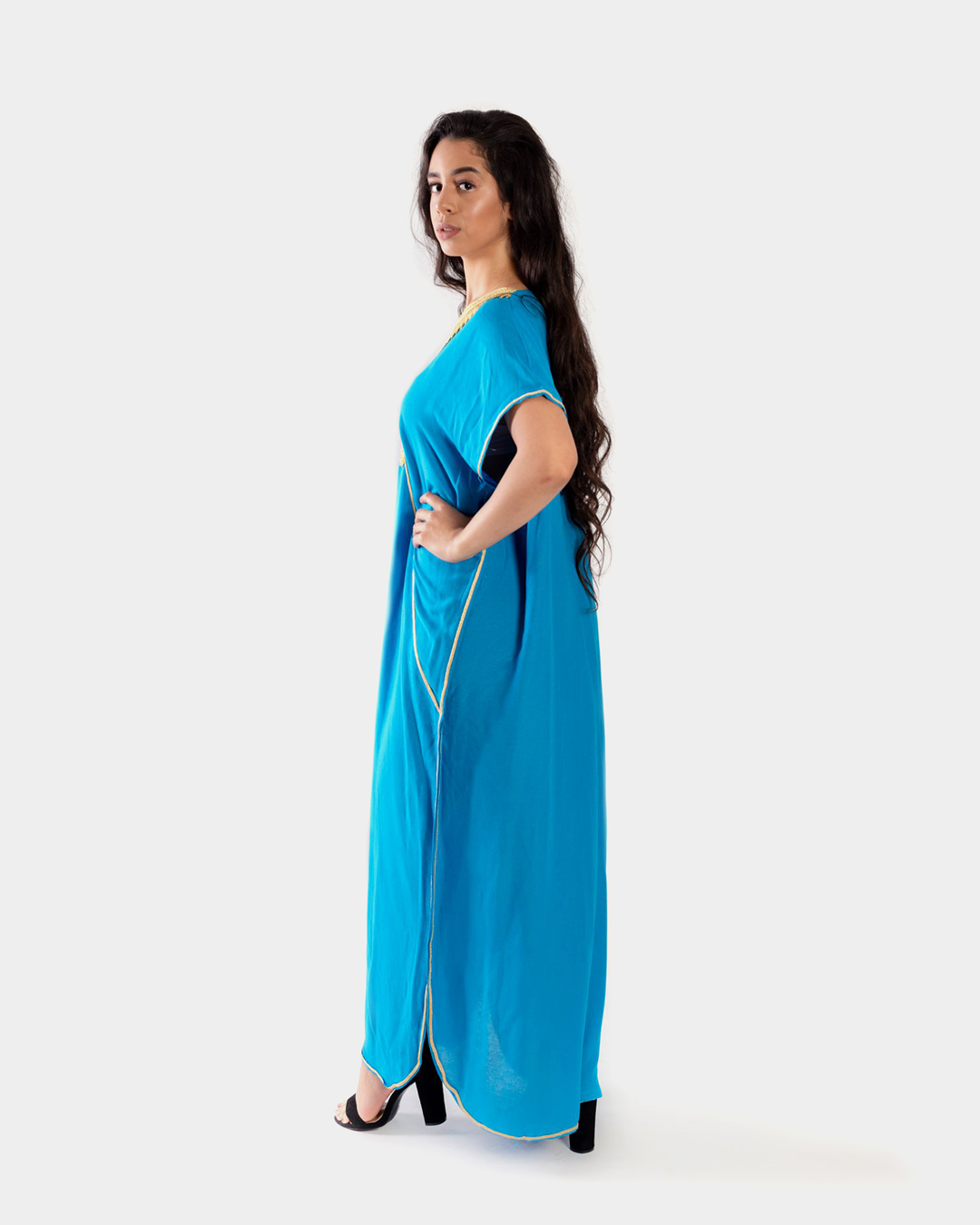 Gandoura – Robe Orientale Marocaine avec Broderie Dorée