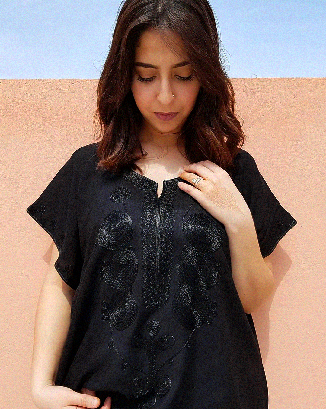 Gandoura Marrakchiya – Elegant Black Embroidered Kaftan Dress