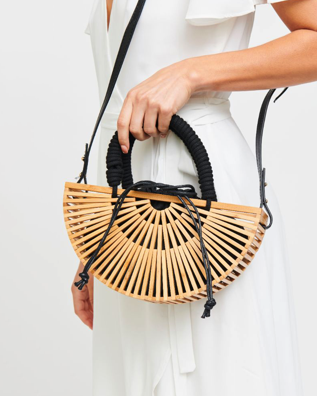 ARIANNA – Half-Moon Wooden Bag