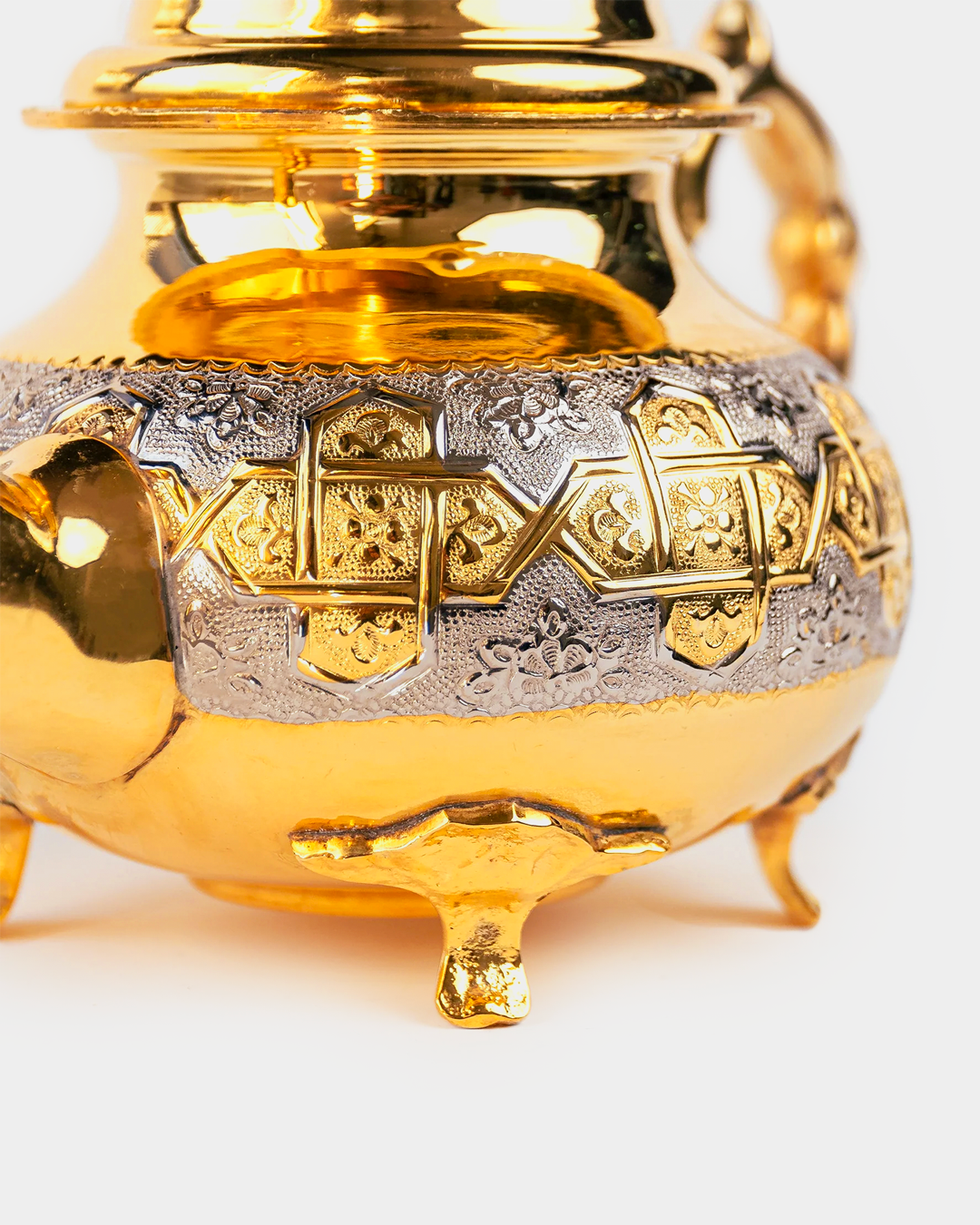 Théière Marocaine Authentique de Luxe à Pieds