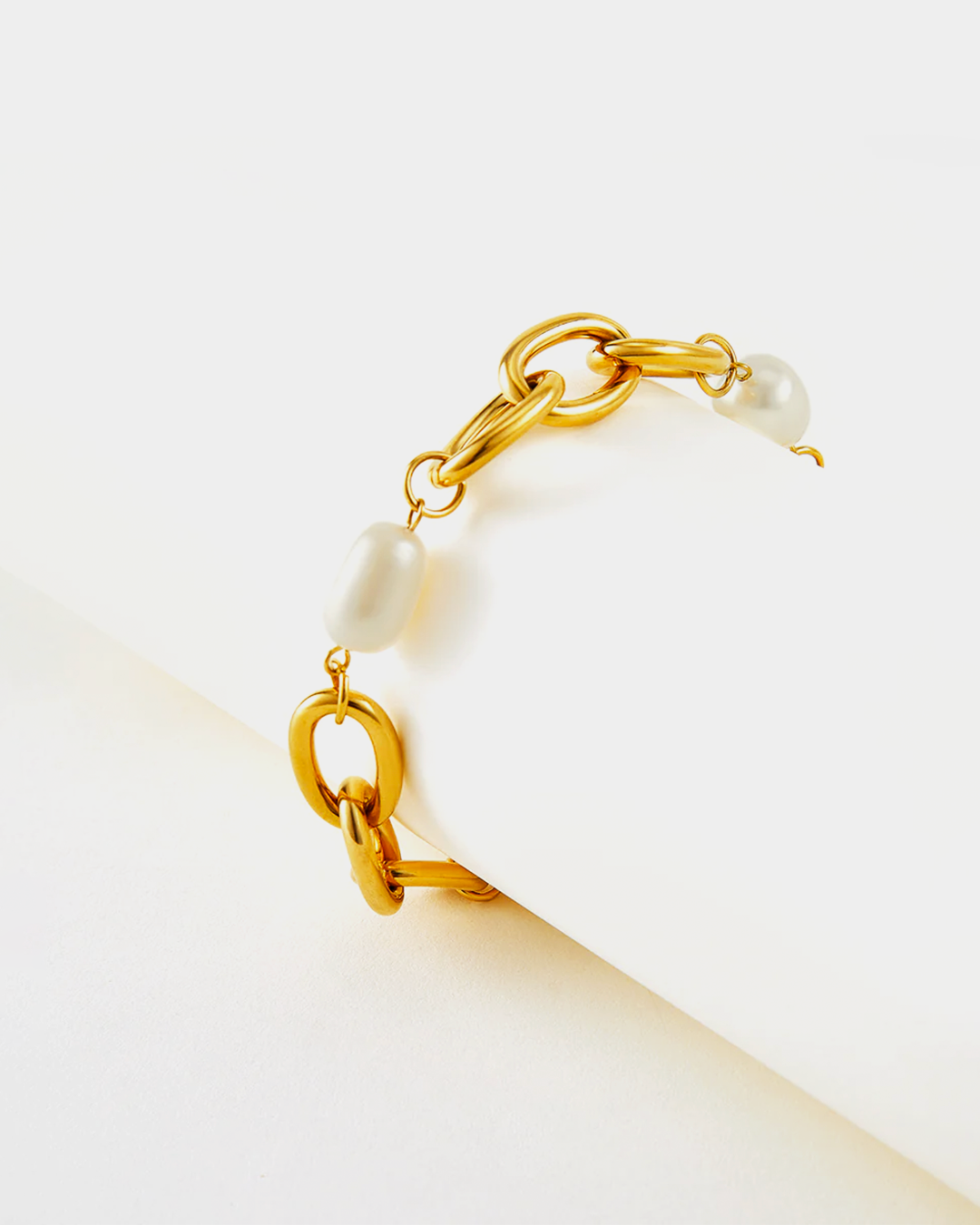 Chic Oval Pearl Chain Bracelet