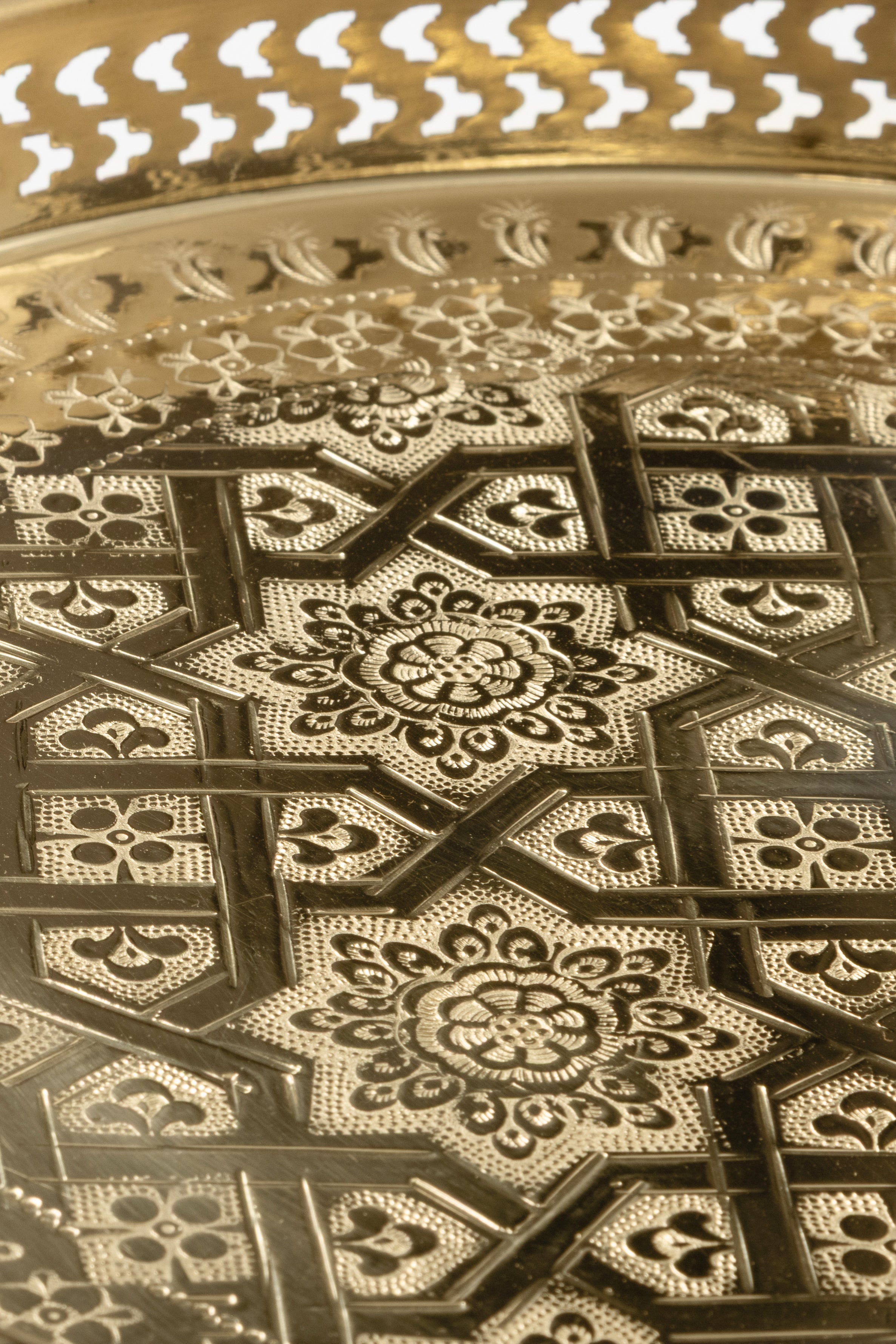 Layali – Moroccan Legs Tray with Traditional Engravings