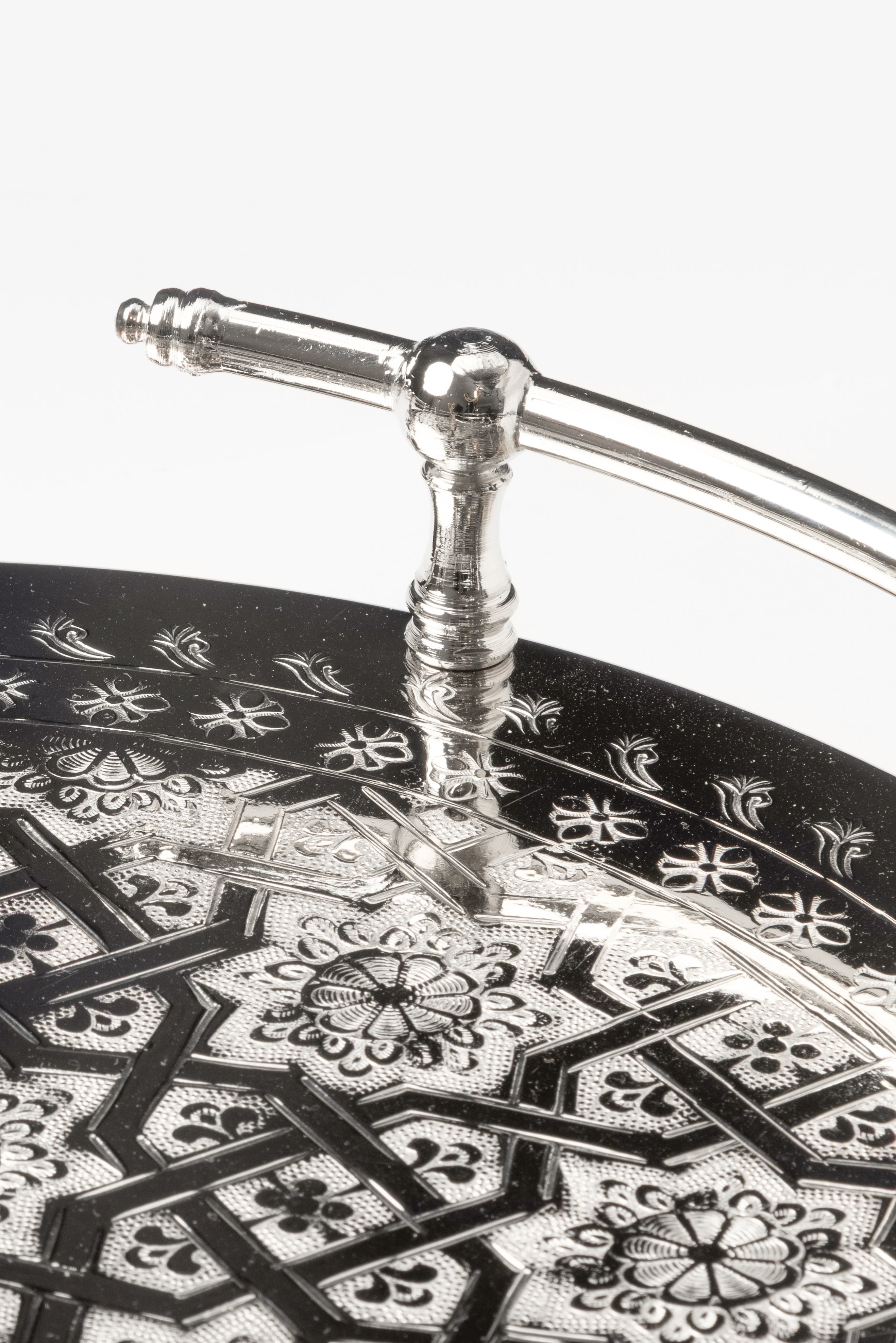Sultana – Deluxe Moroccan Tray with Traditional Engravings