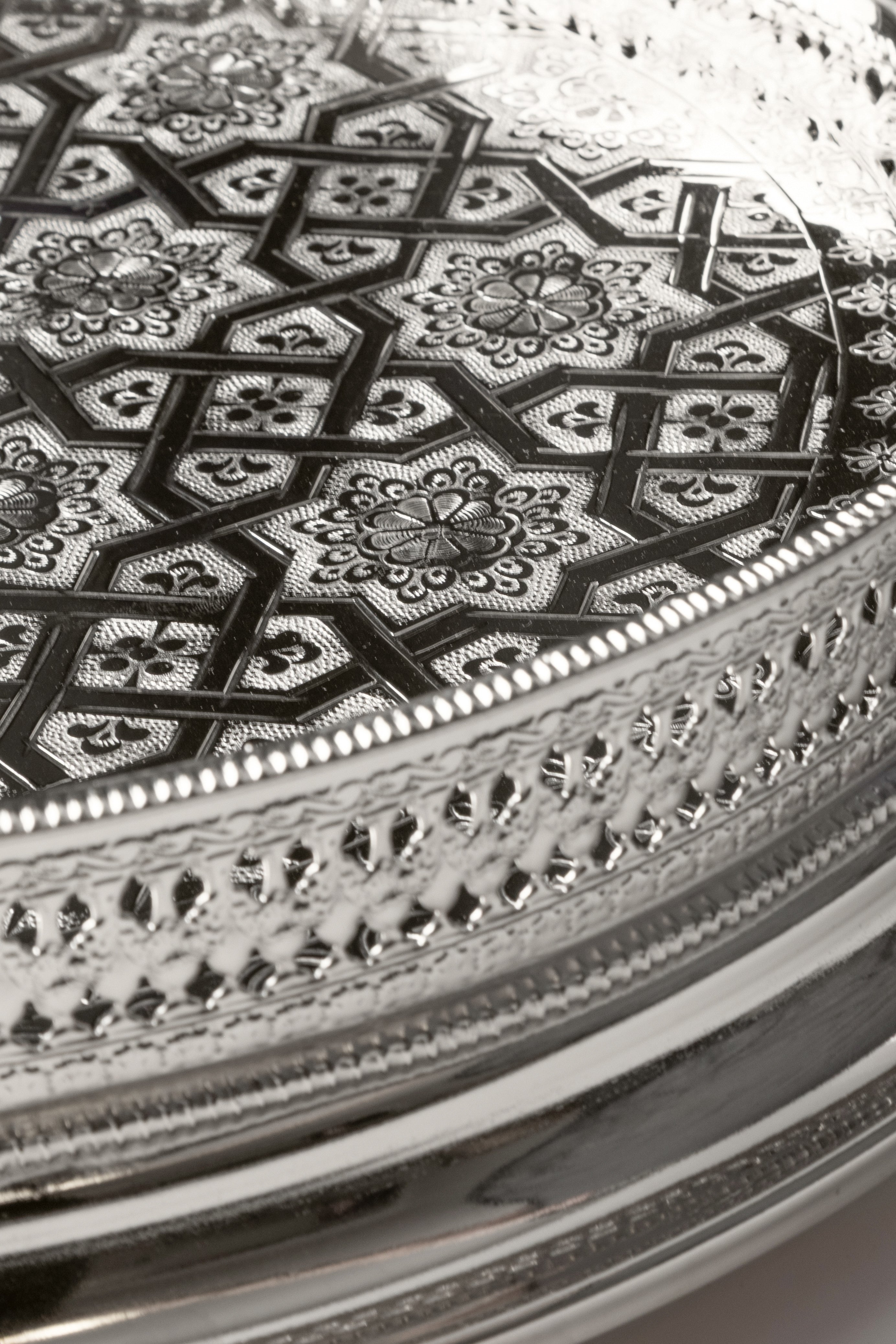 Fayza – Plateau Marocain Deluxe avec Gravures Traditionnelles