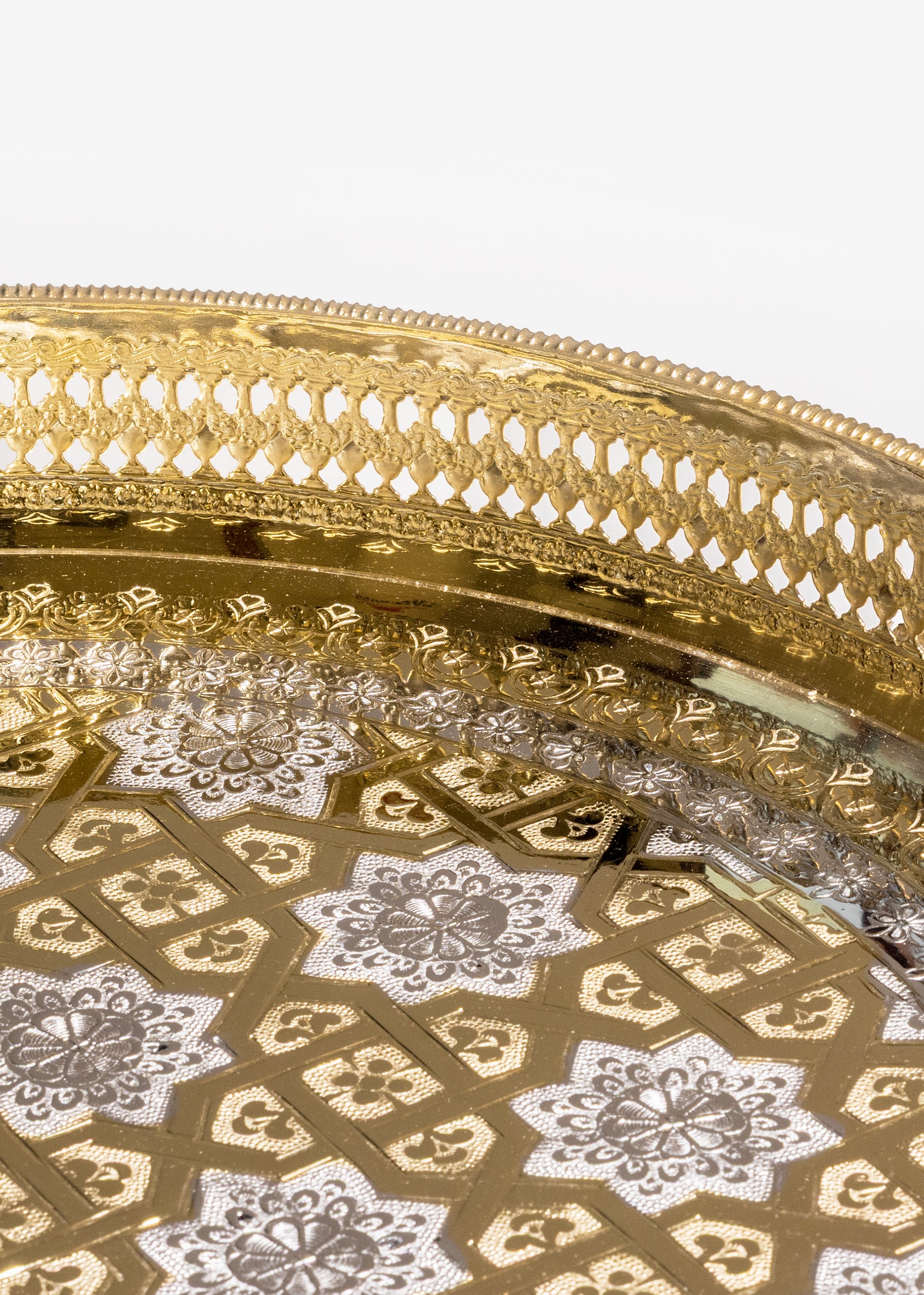 Gold Fayza – Deluxe Moroccan Tray with Traditional Engravings