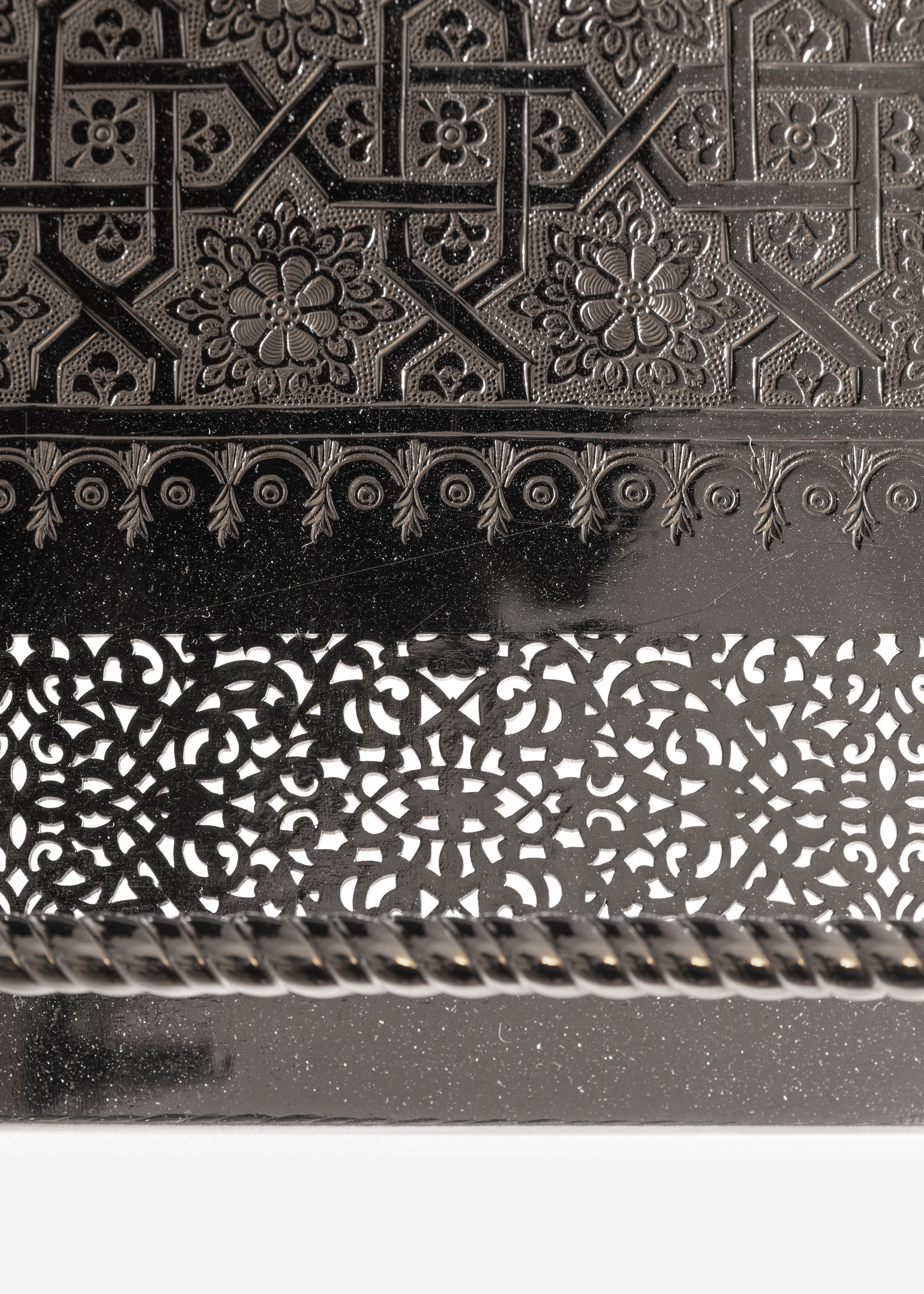 Hassna – Deluxe Moroccan Tray with Traditional Engravings