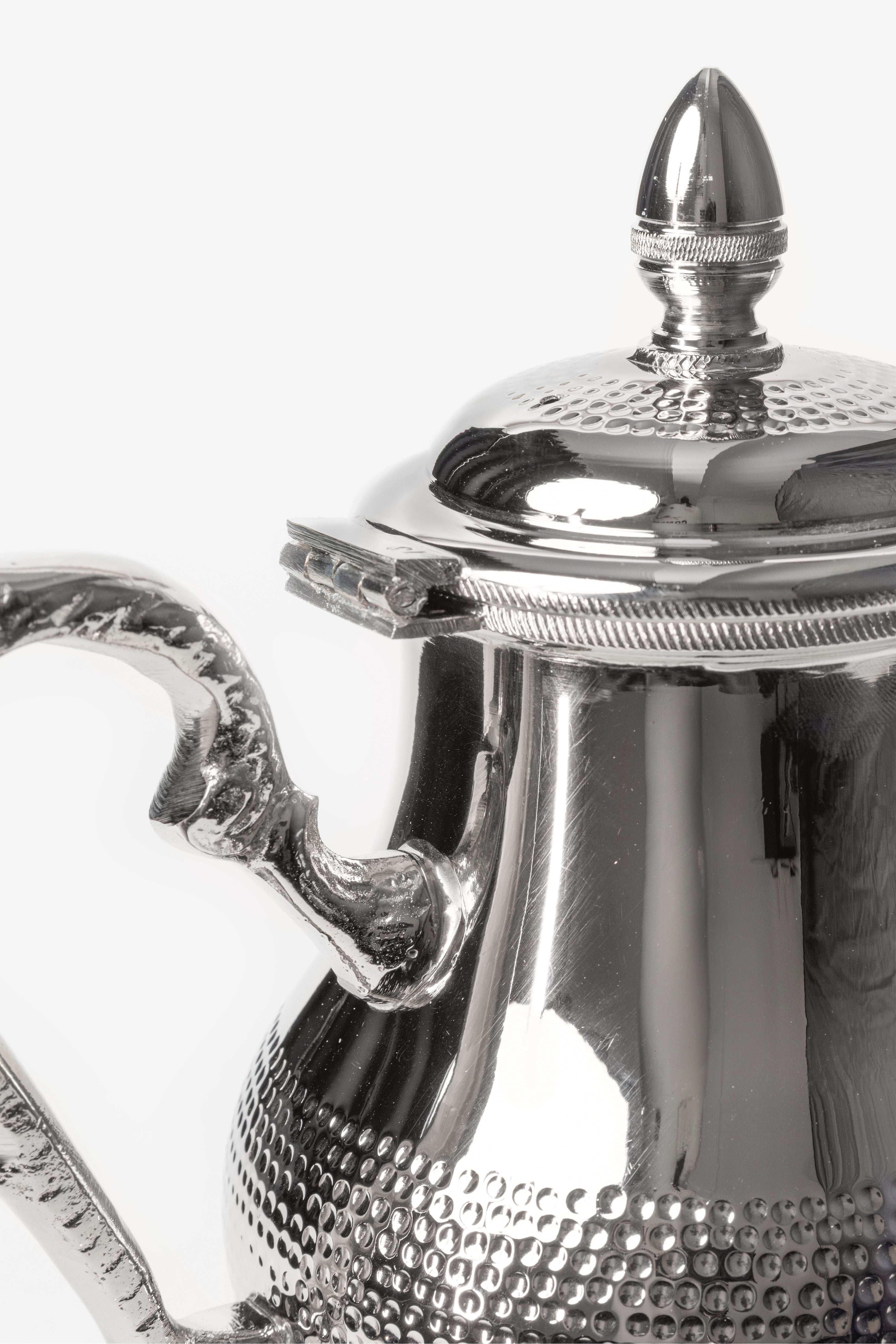 Malik – Moroccan Legs Teapot with Hammered Finish