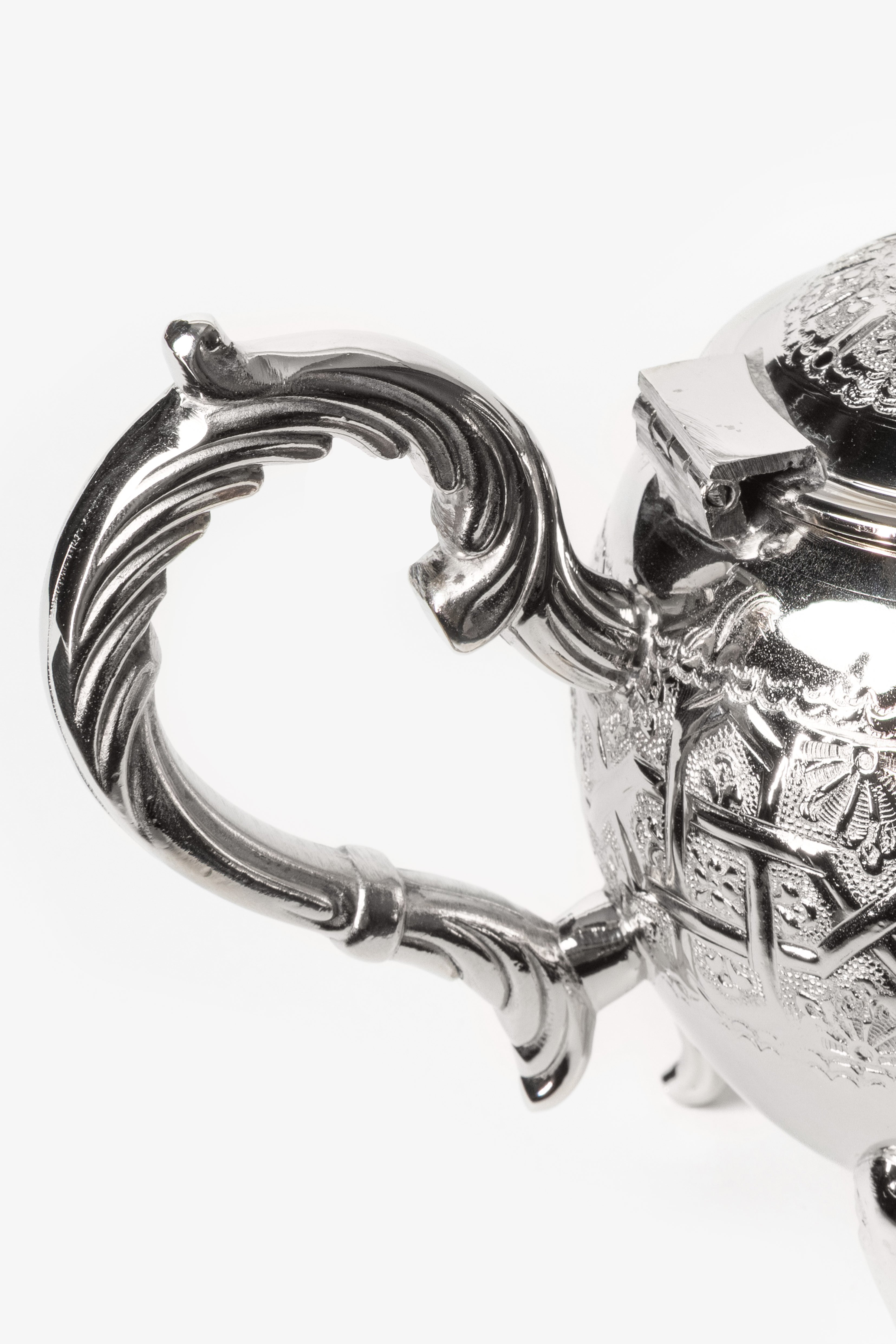 Amir – Moroccan Legs Teapot with Traditional Engravings