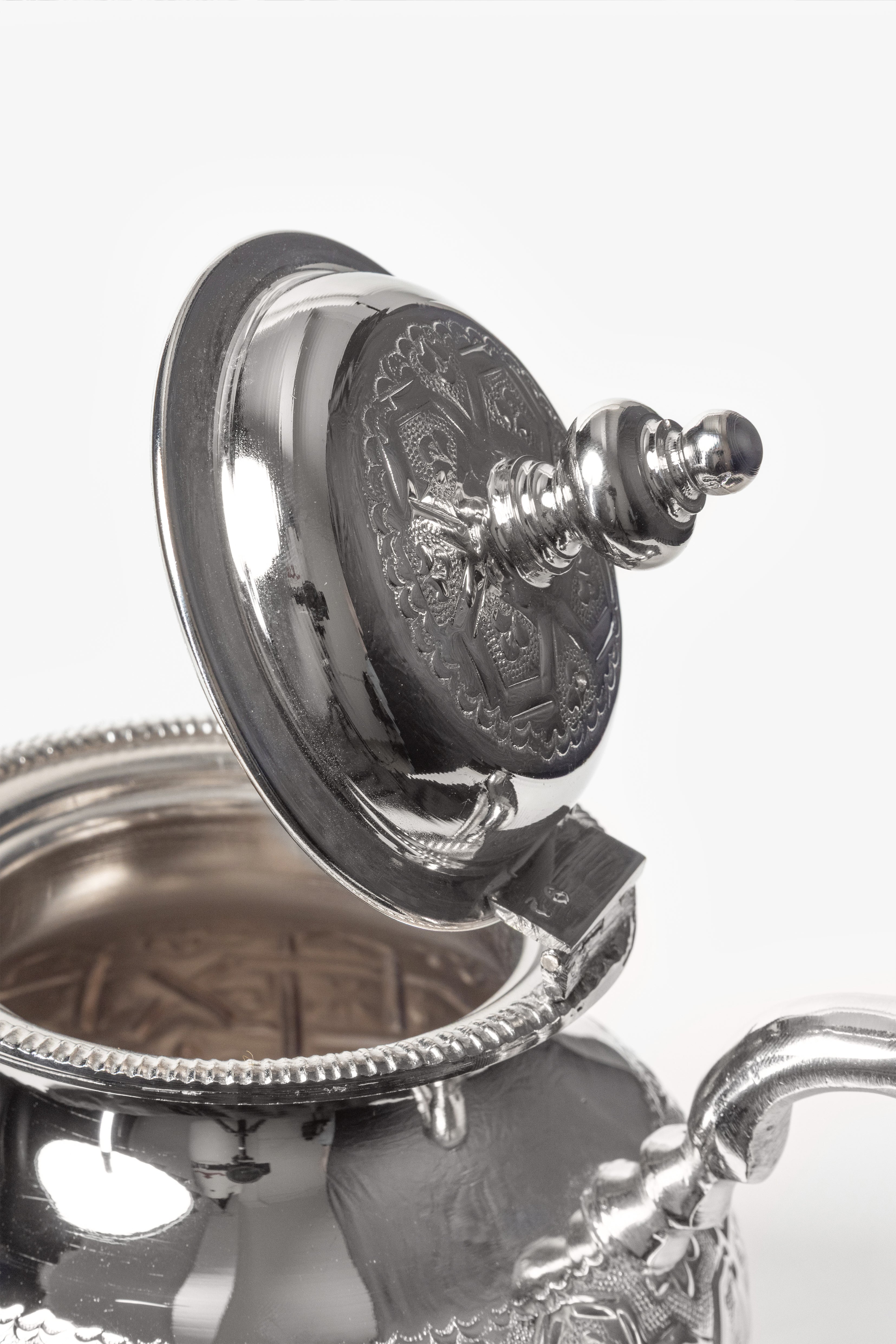 Faris – Moroccan Legs Teapot with Traditional Engravings