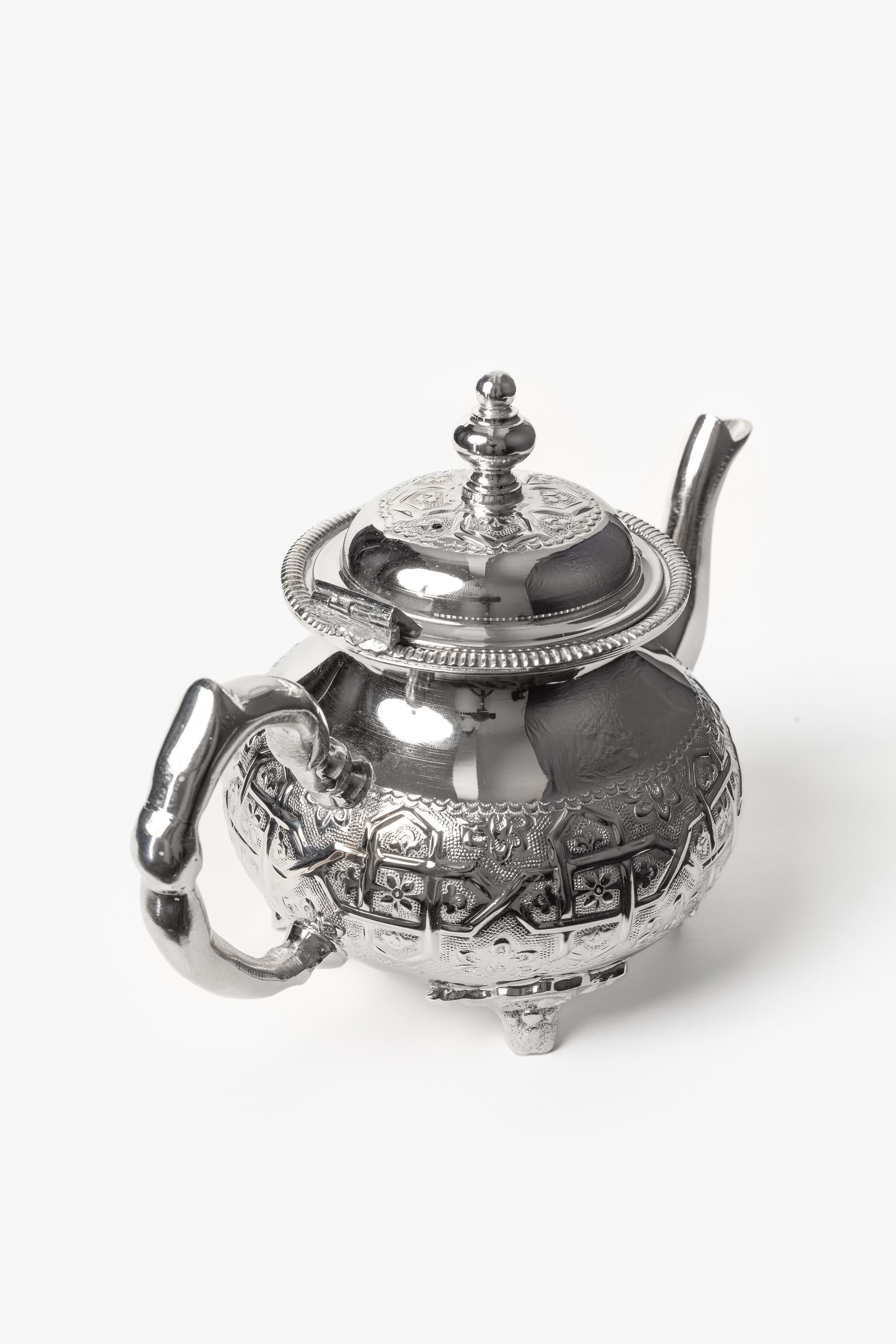 Faris – Moroccan Legs Teapot with Traditional Engravings