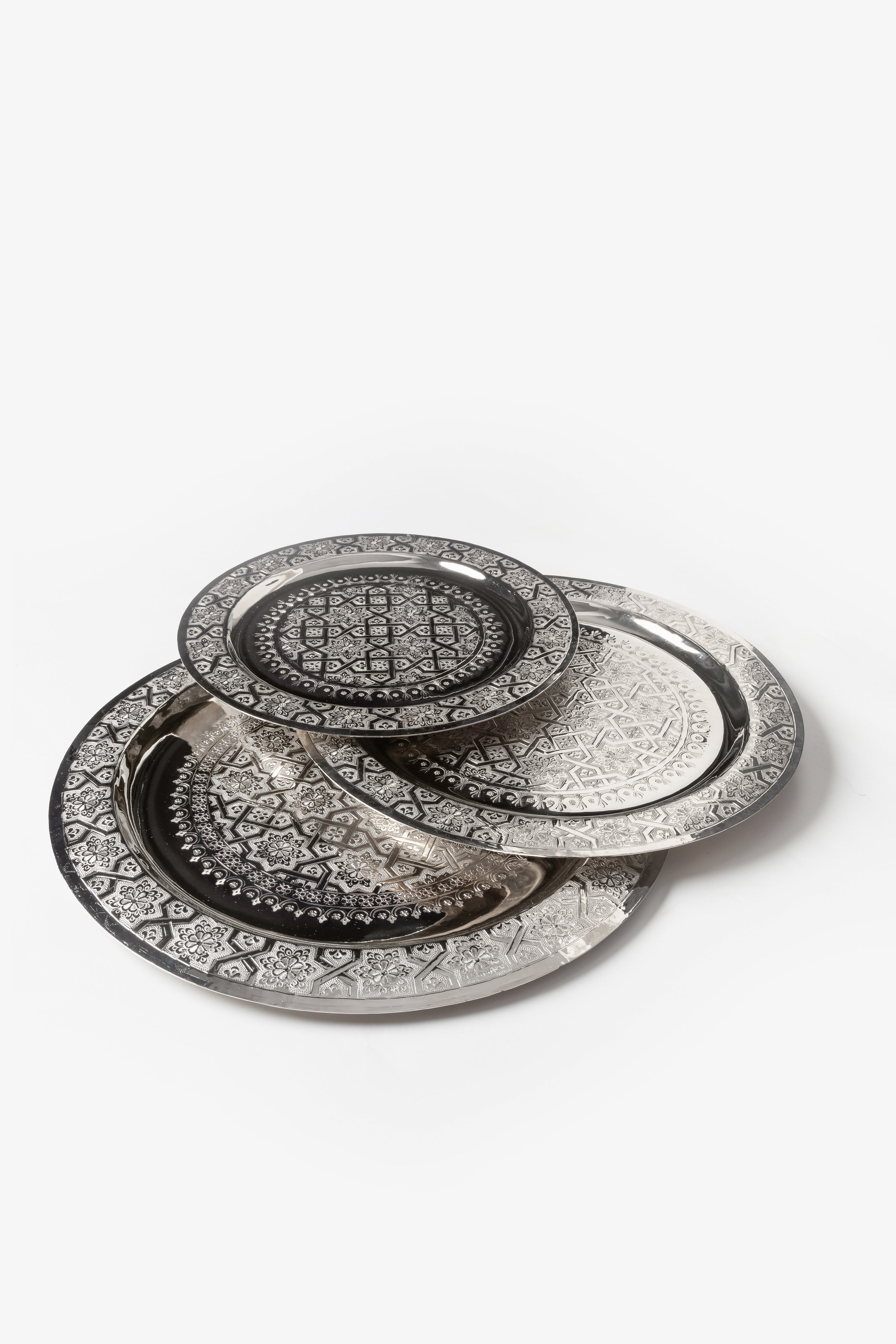 Amira – Moroccan Tray with Traditional Engravings
