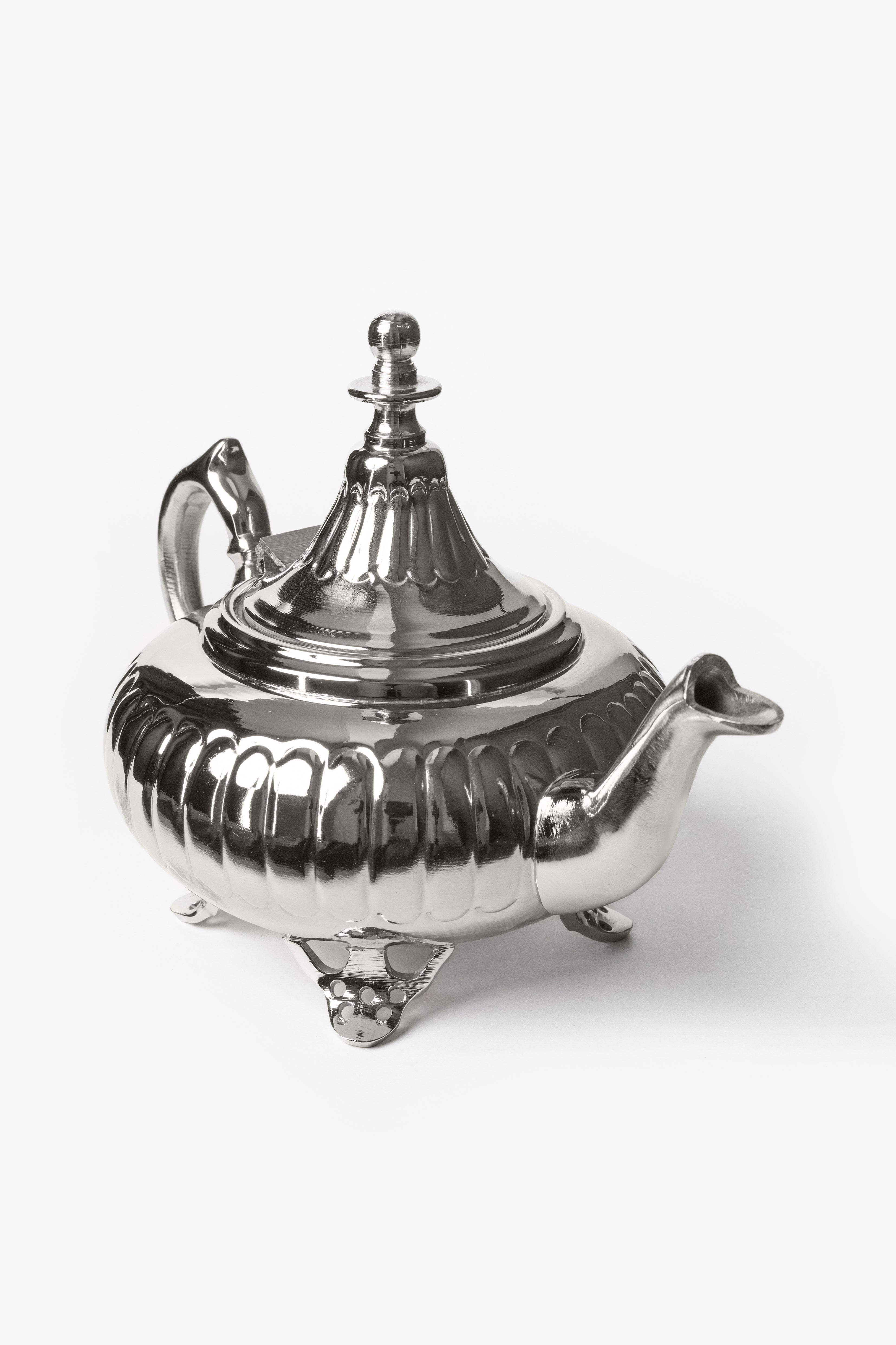 Aladdin – Moroccan Legs Teapot with Sculpted Finish