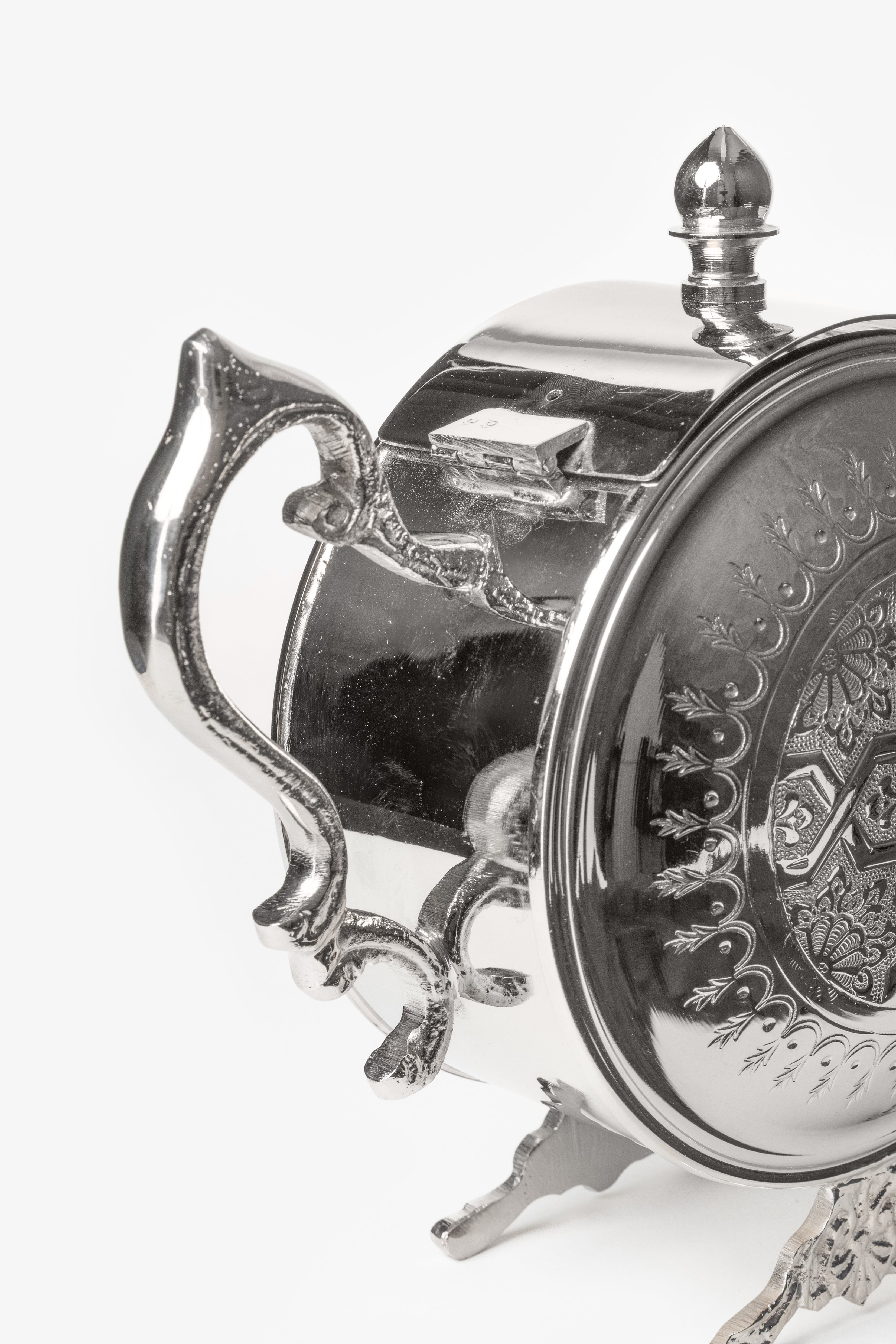 Fezza – Moroccan Legs Teapot with Traditional Sculpture